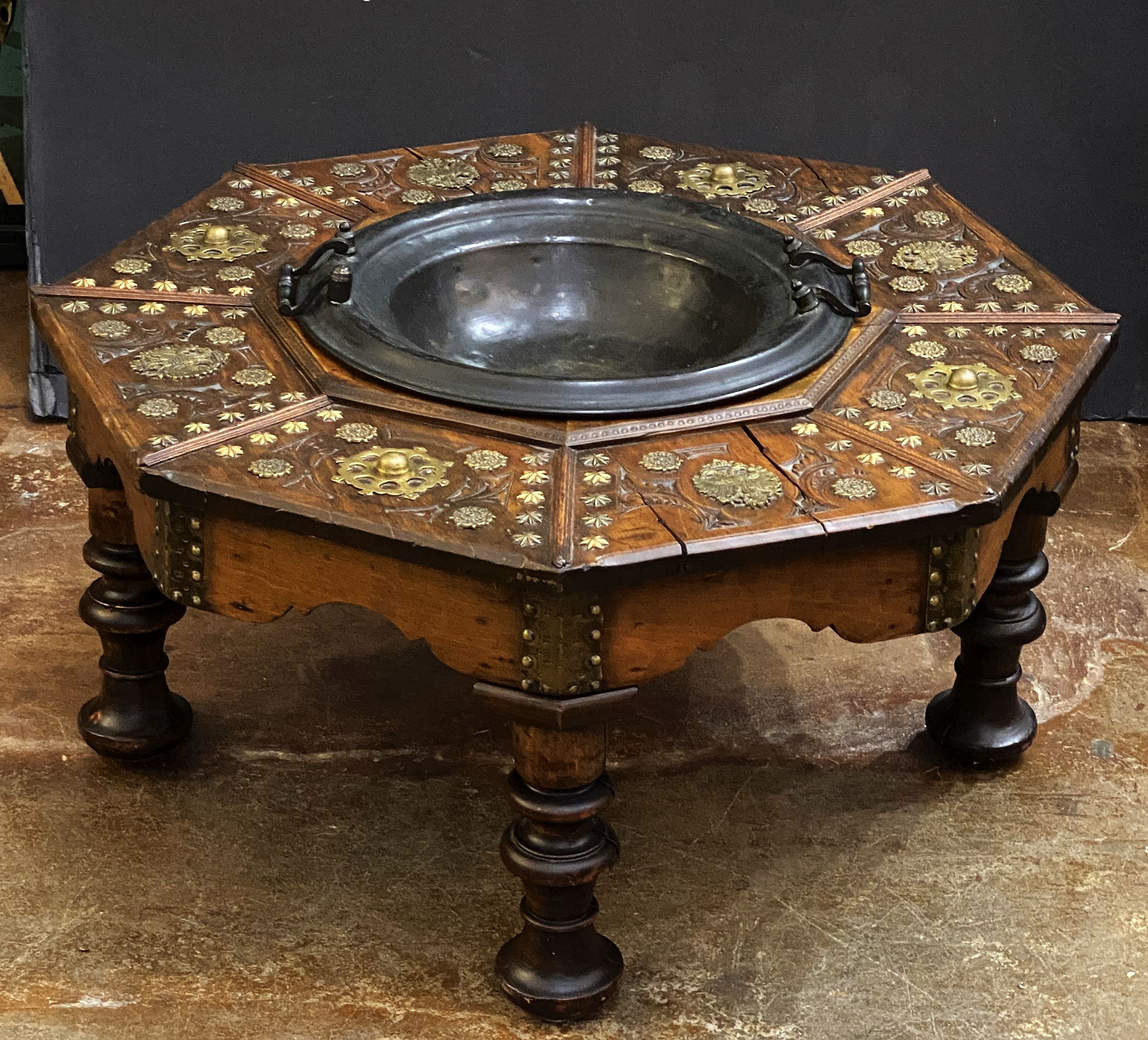 bb955_spanish_brazier_of_walnut__20_1398165310