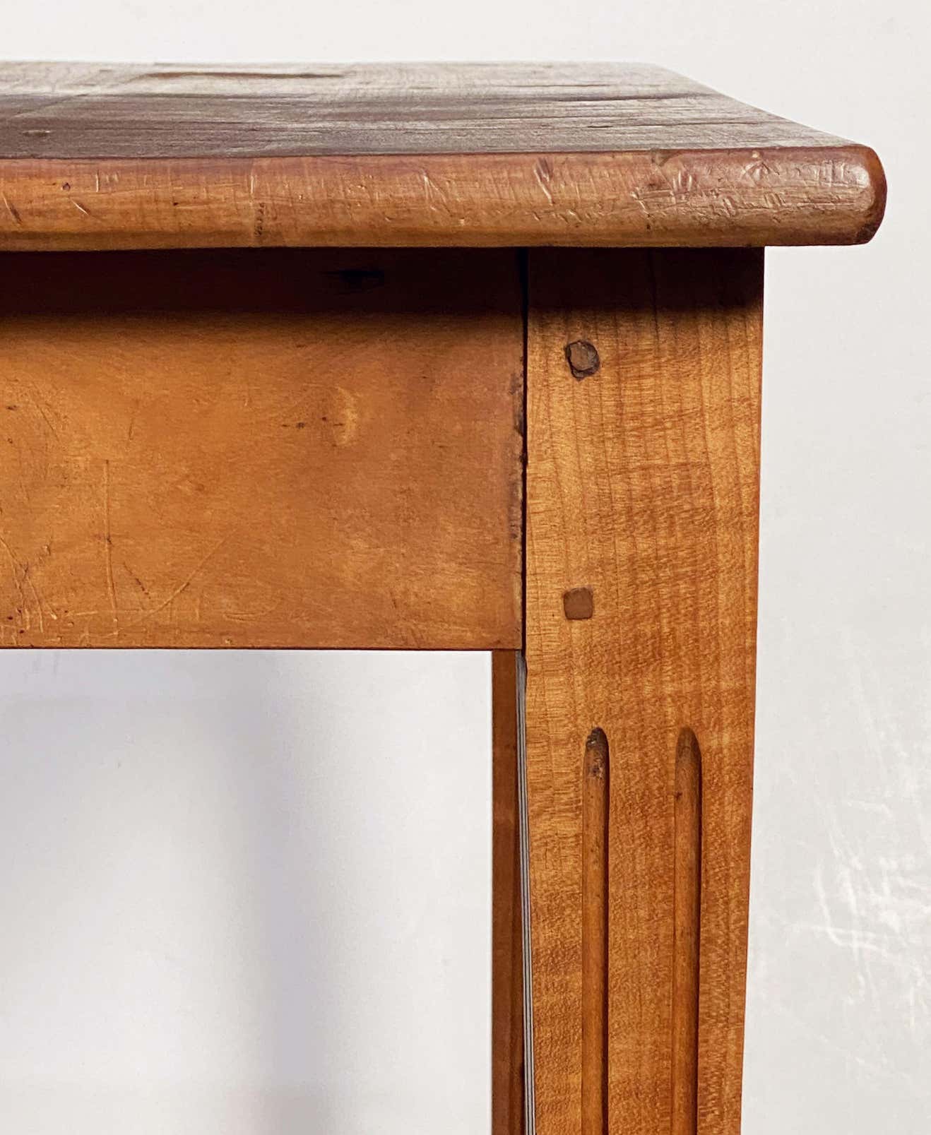 c111_pine_console_table_2_of_2_110__master