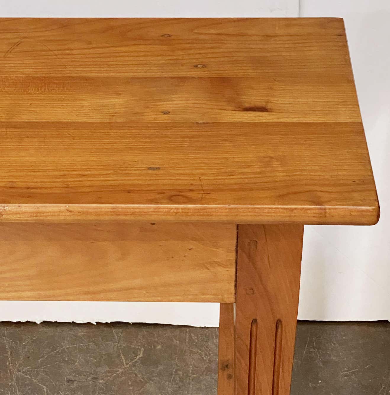 c111_pine_console_table_2_of_2_31__master