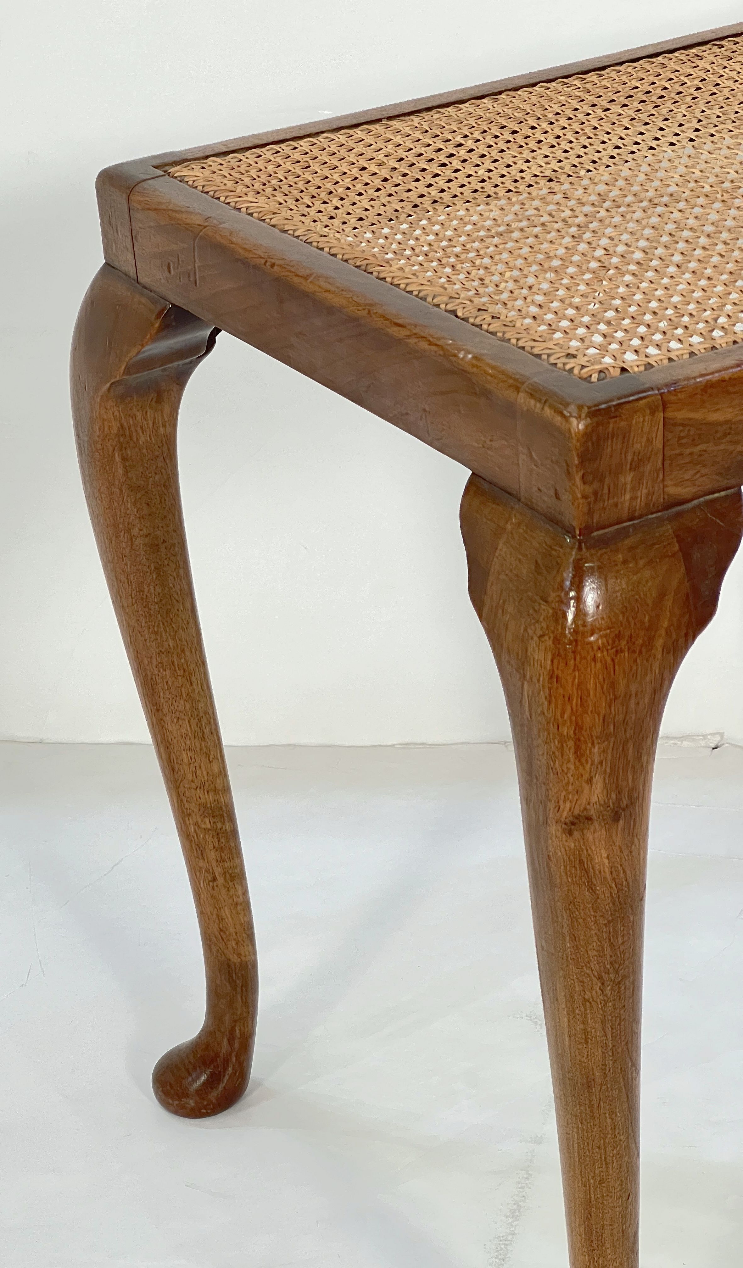 cc059_walnut_stool_12_1120217084