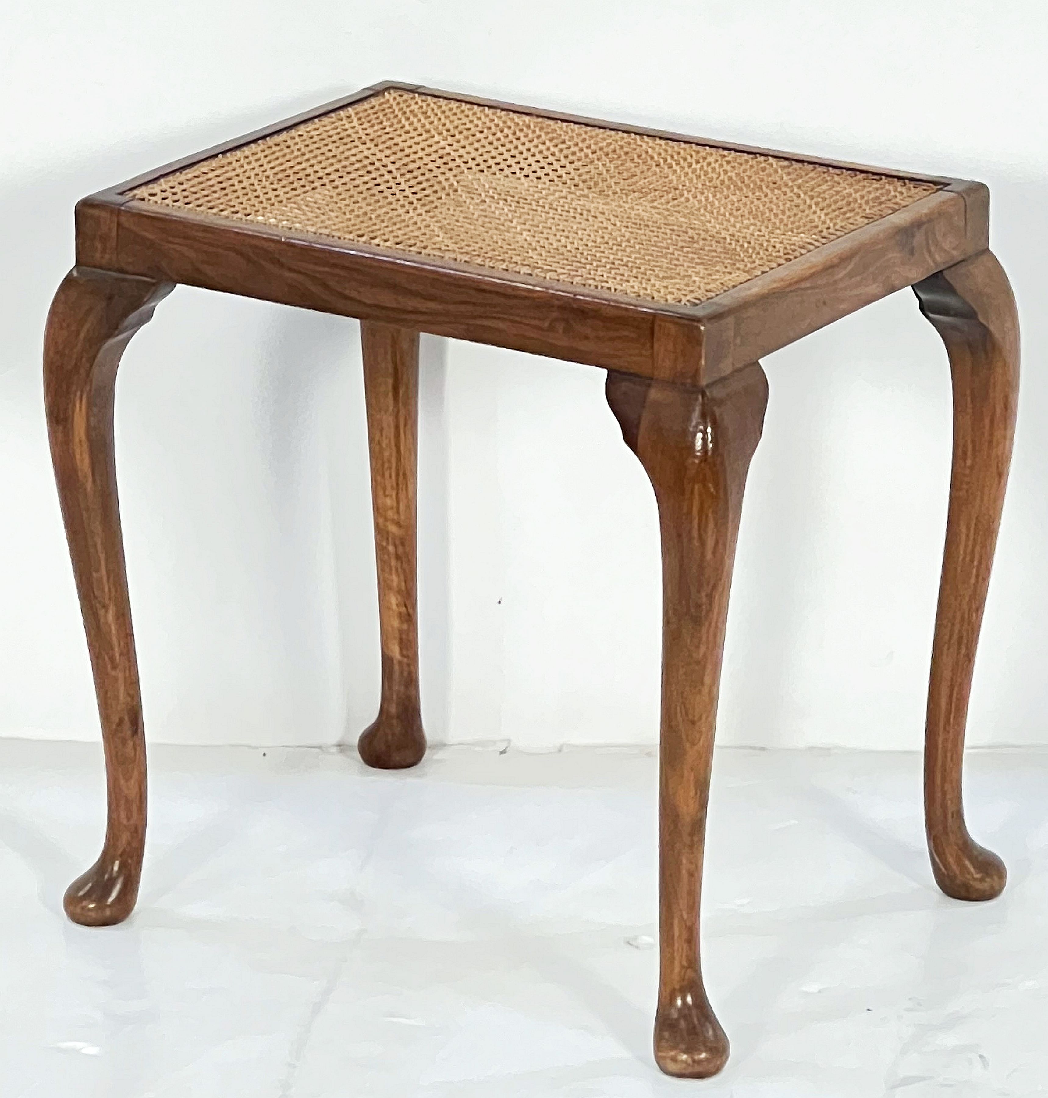 cc059_walnut_stool_lead_864003814