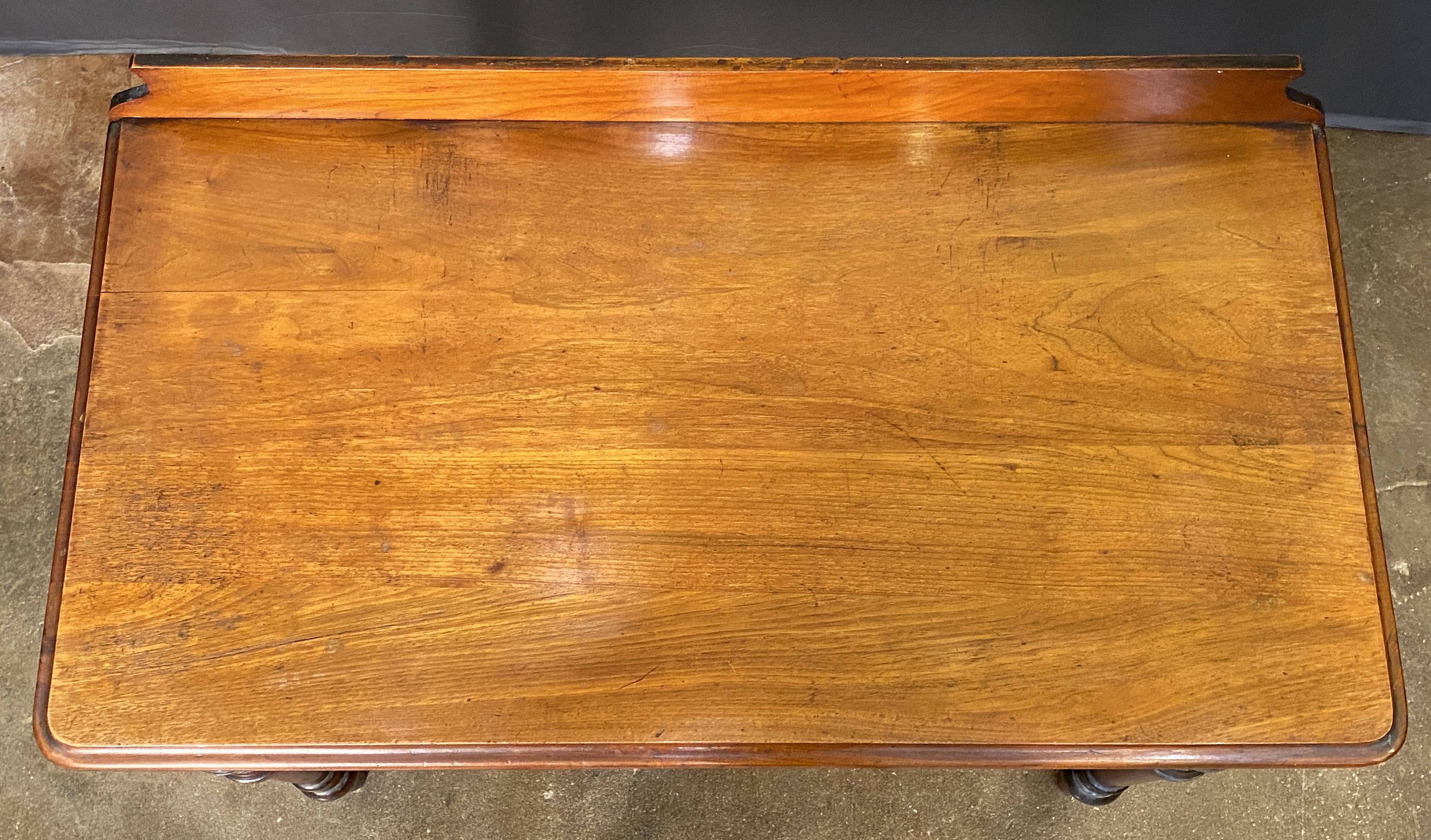 cc125_mahogany_writing_table_75