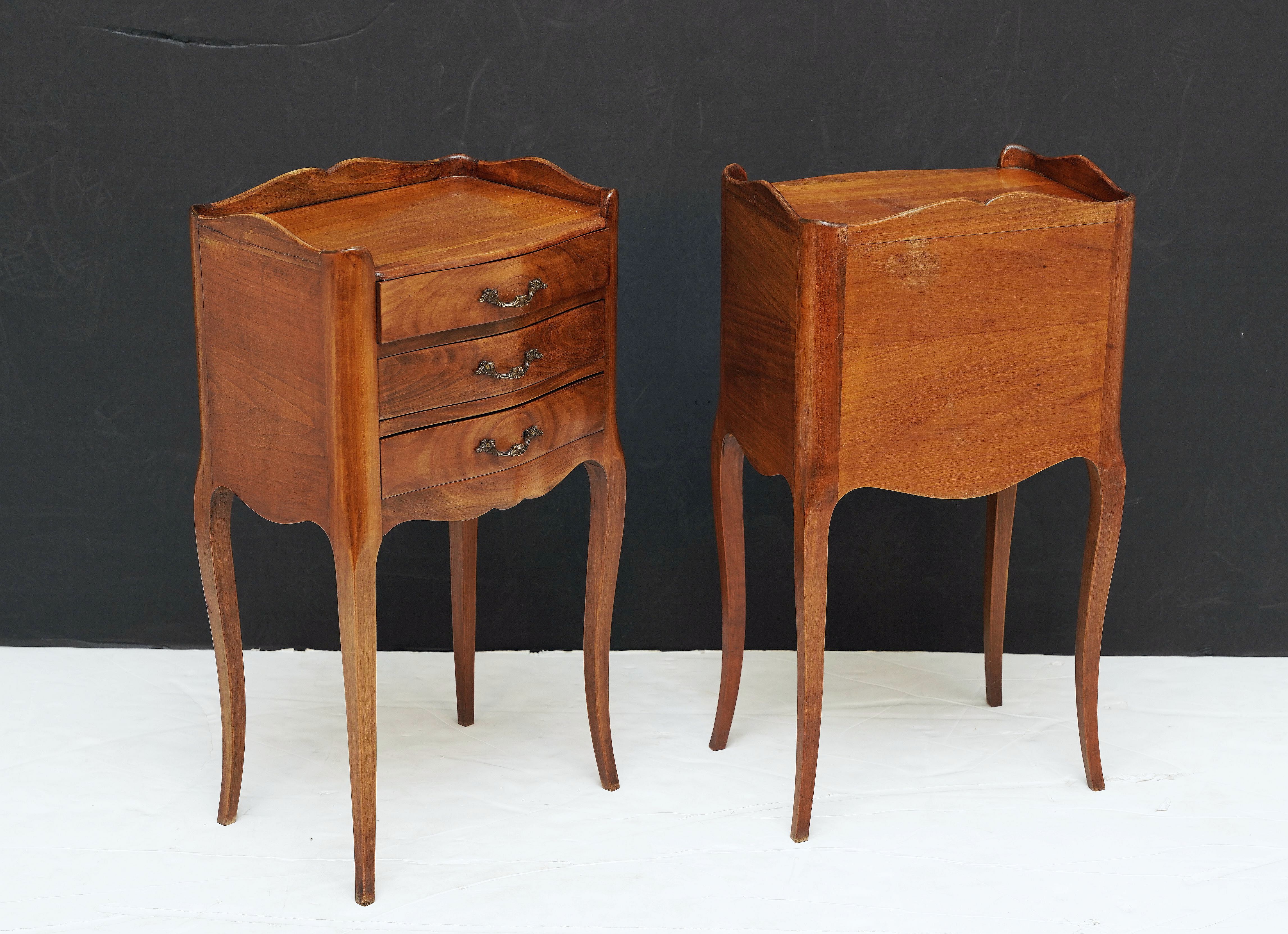 cc179_french_cherry_side_table_11