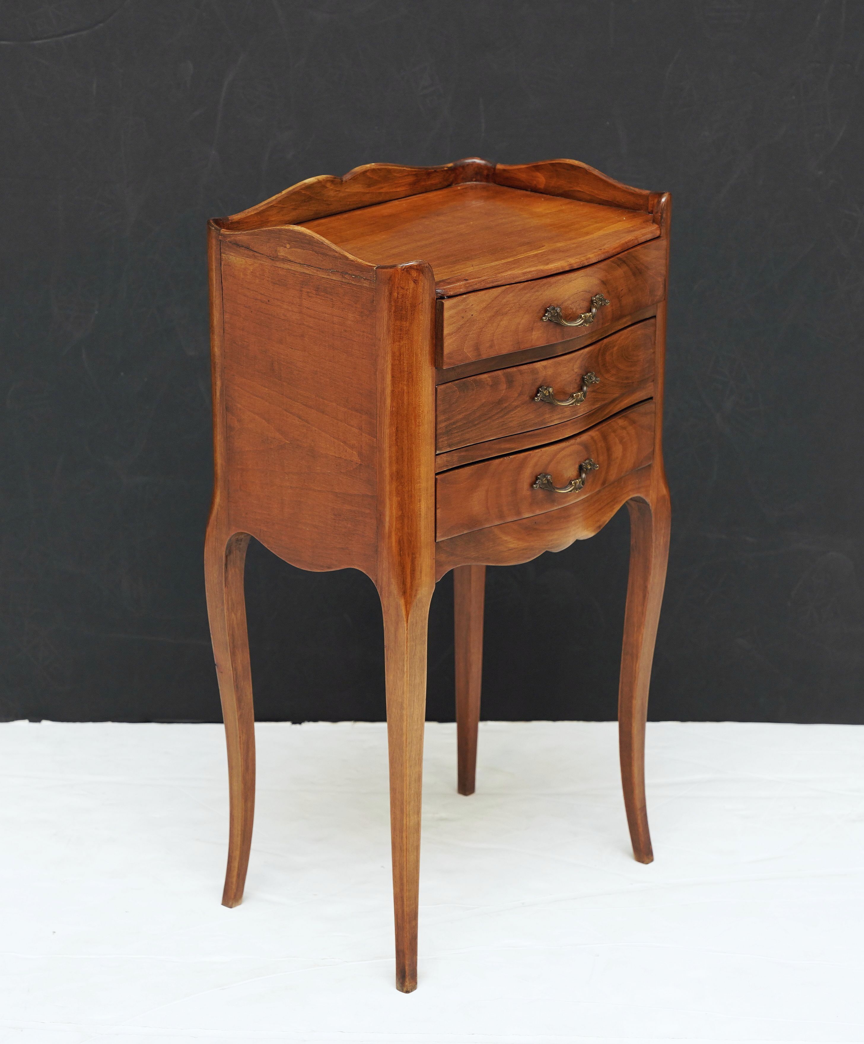 cc179_french_cherry_side_table_12