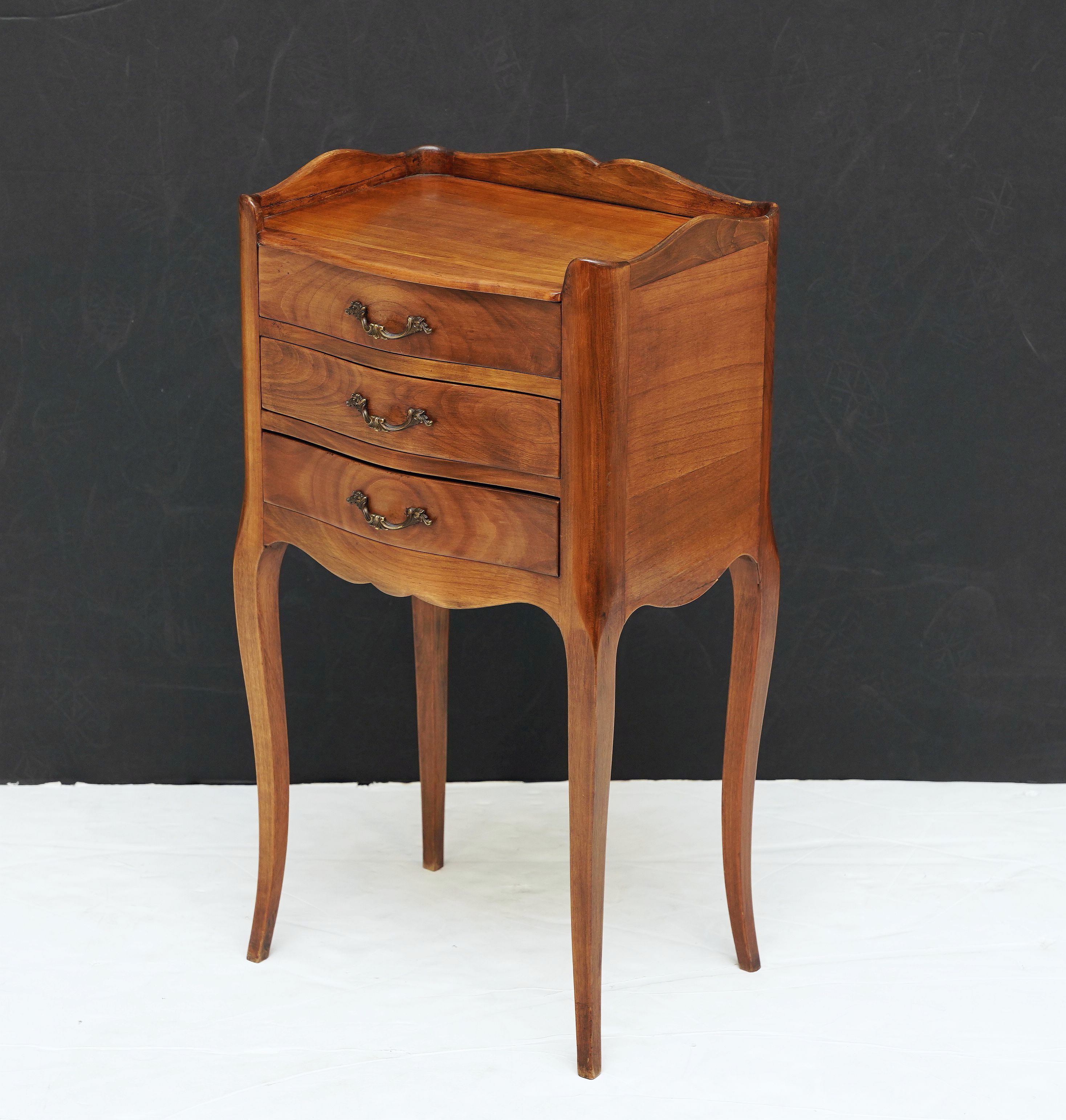 cc179_french_cherry_side_table_16