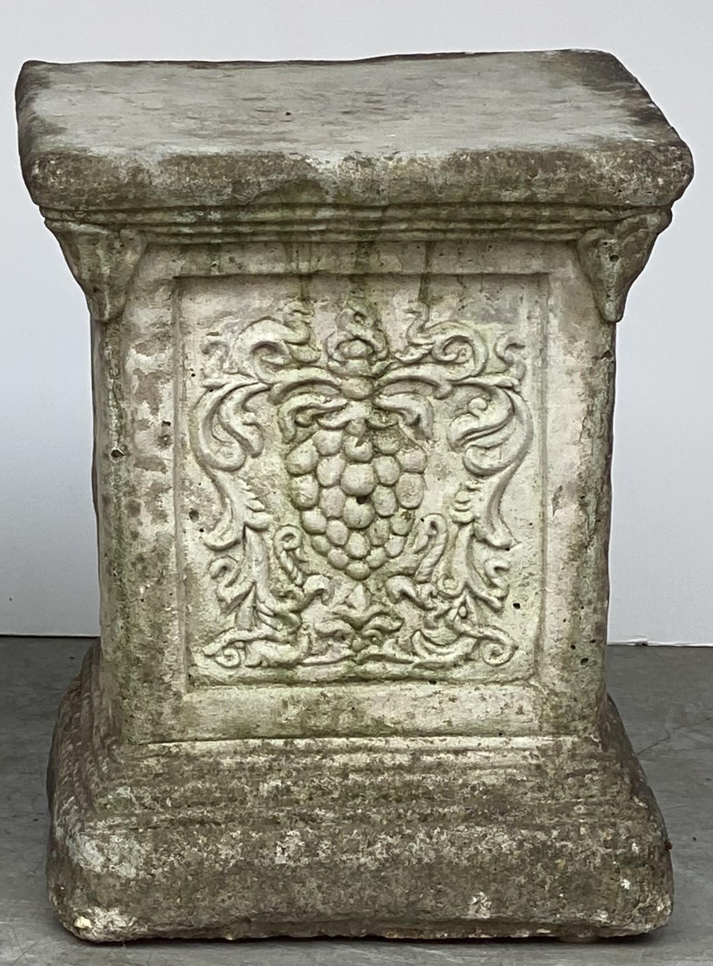 cc237_stone_pedestals_pair_55