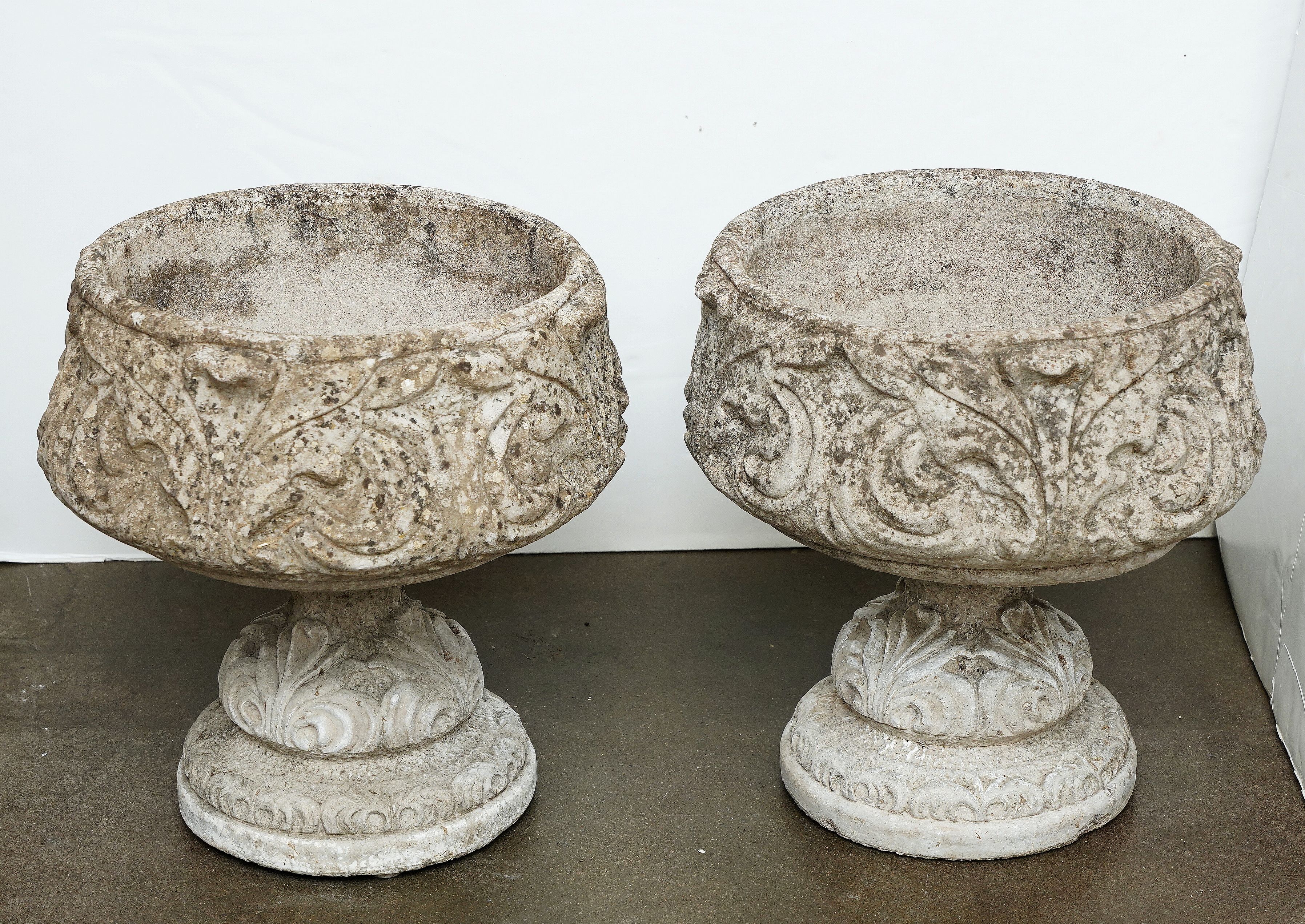 cc552_garden_urns_1