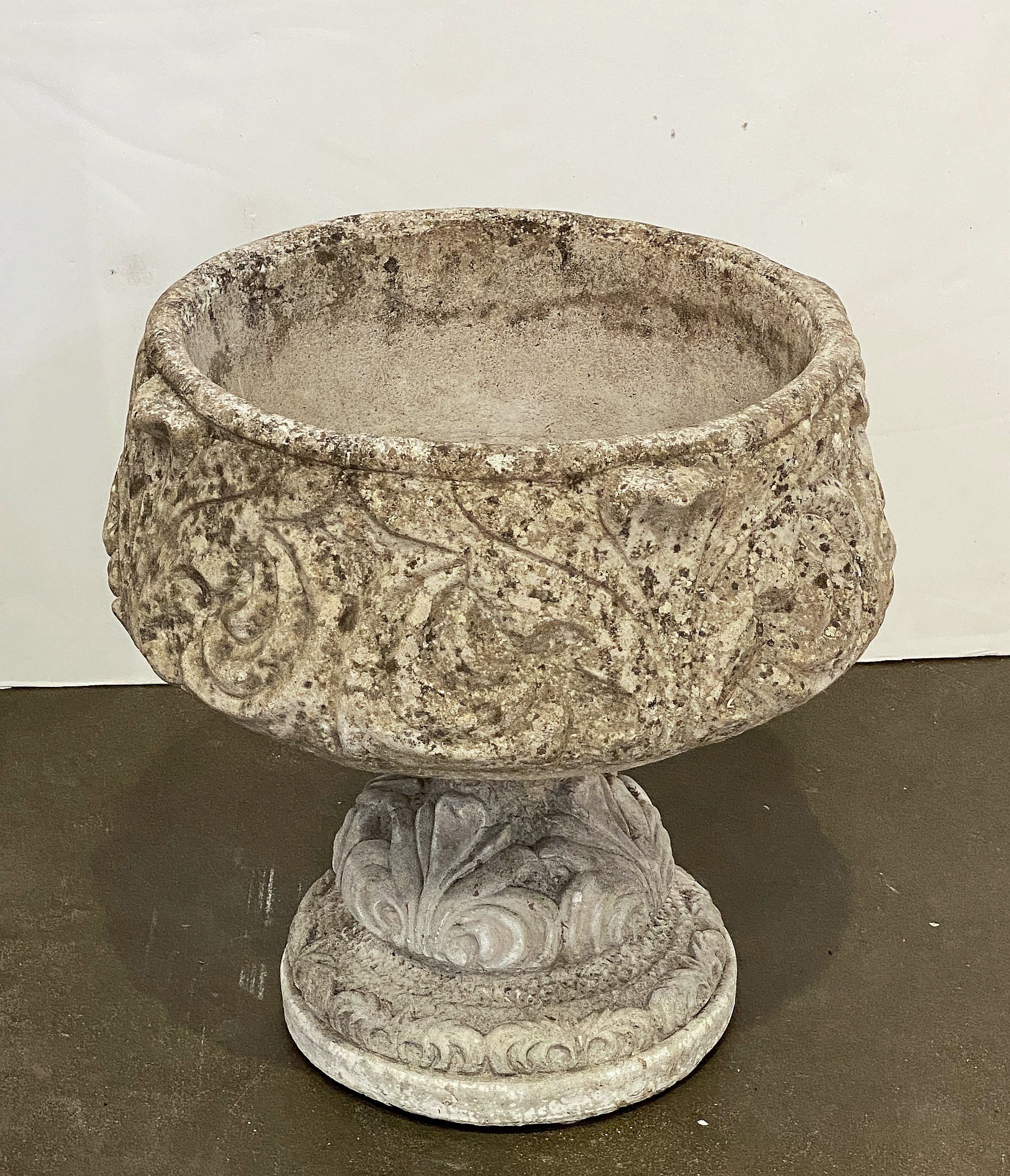 cc552_garden_urns_8