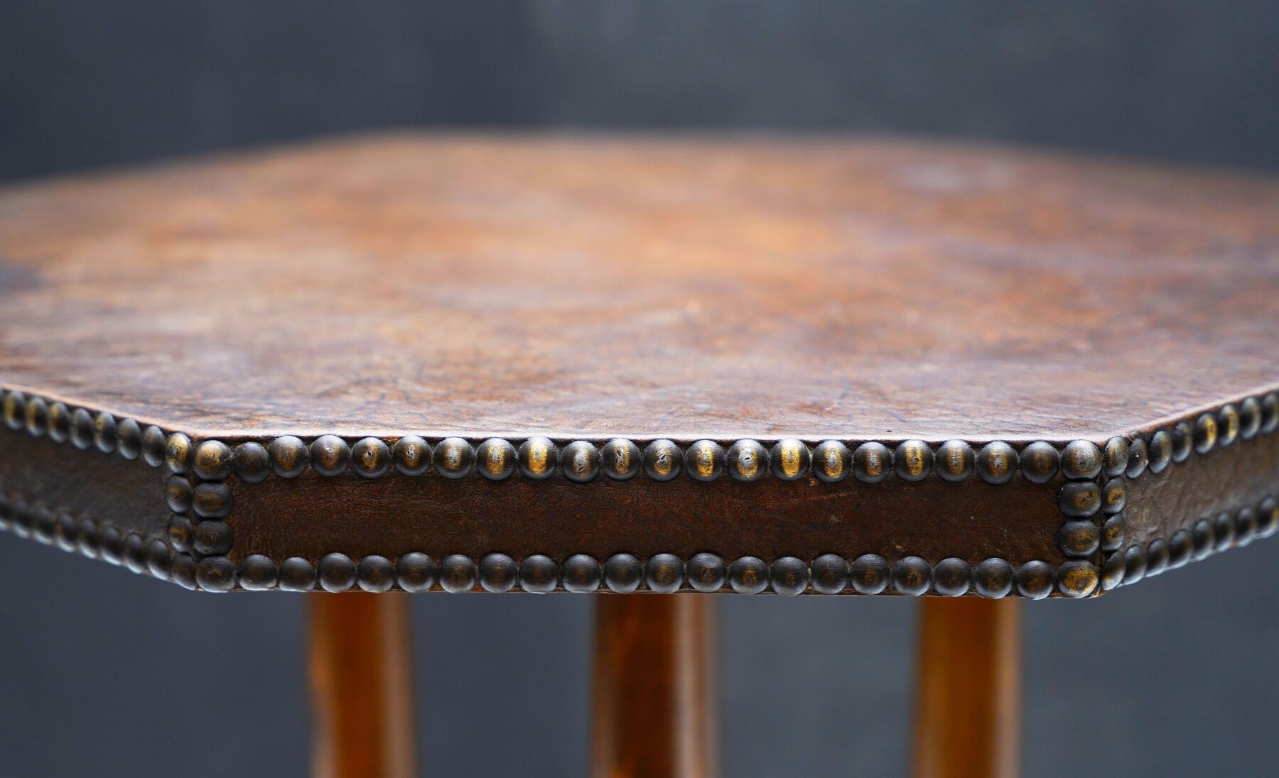 cc816_octagonal_bistro_table_10
