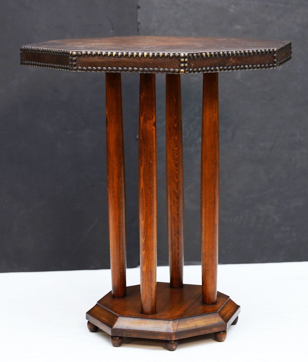cc816_octagonal_bistro_table_3