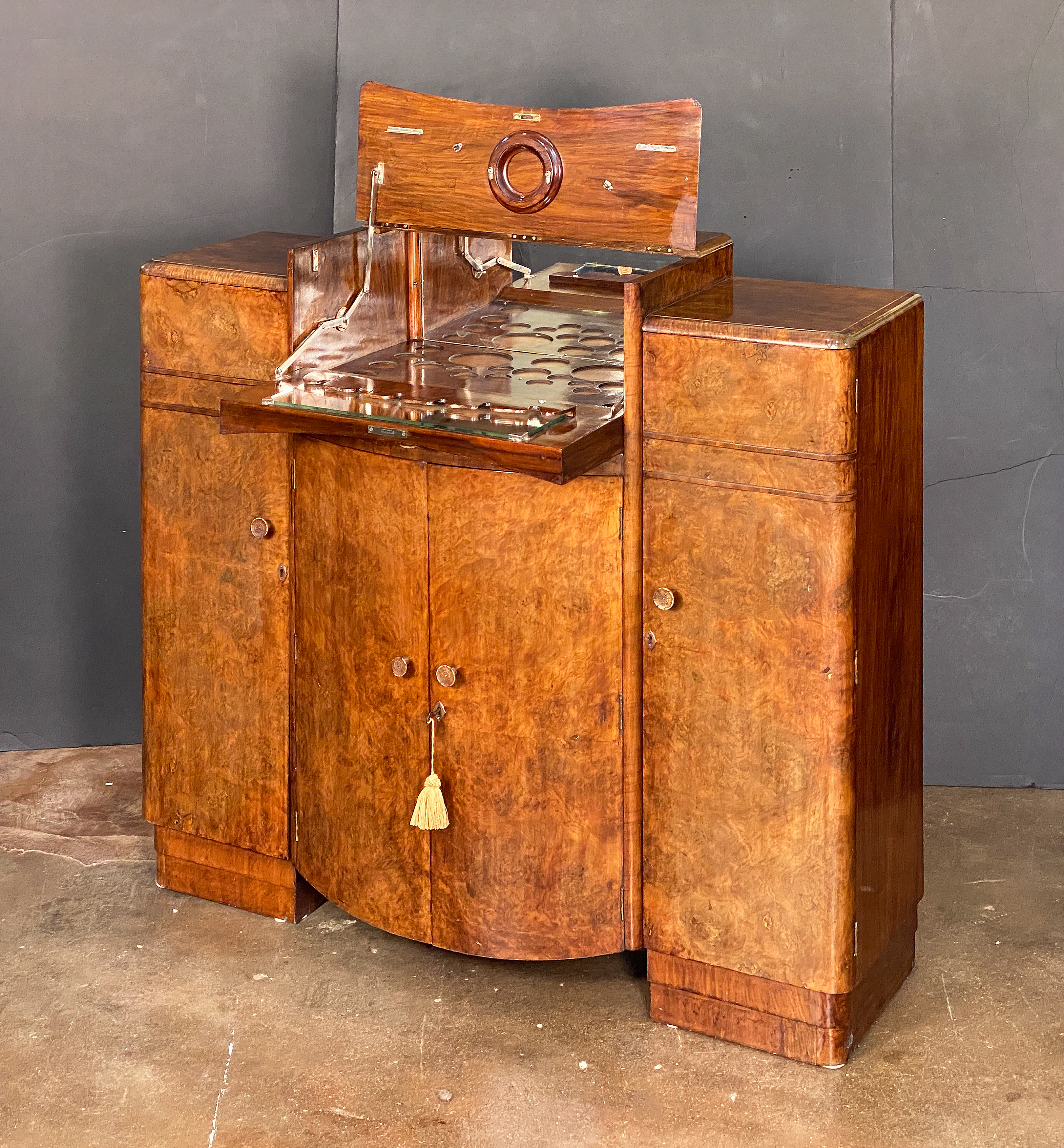 dd125_art_deco_cocktail_bar_2