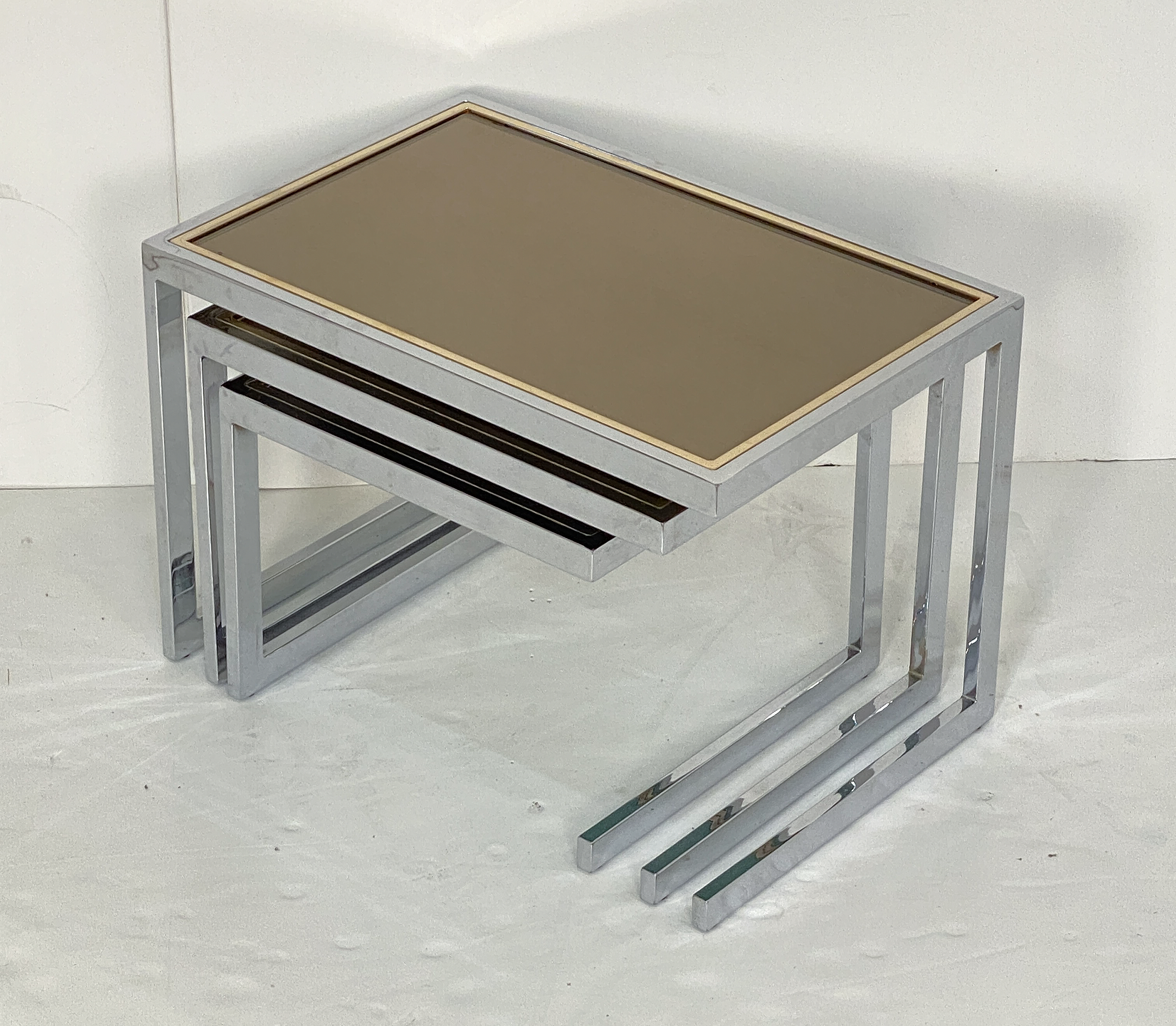 dd133_set_of_3_nest_tables_21