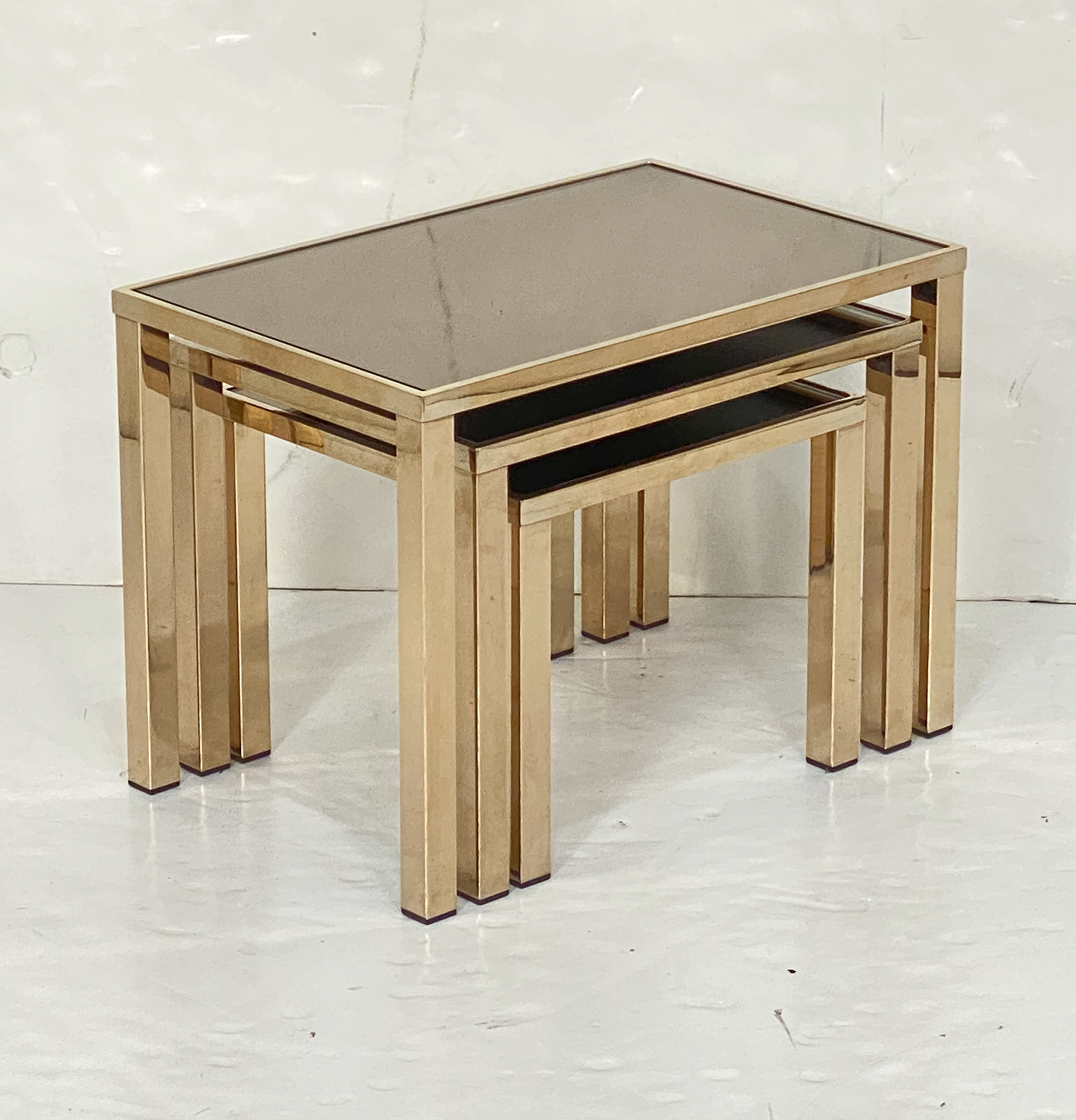 dd134_belgium_nesting_table_26