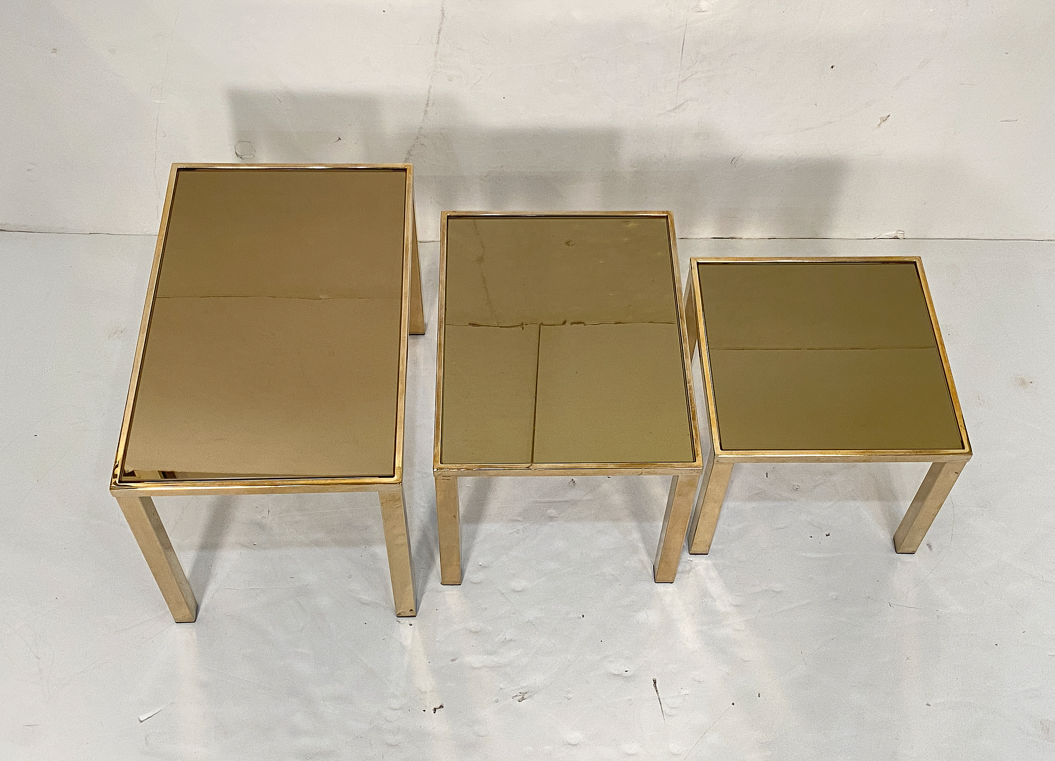 dd134_belgium_nesting_table_66