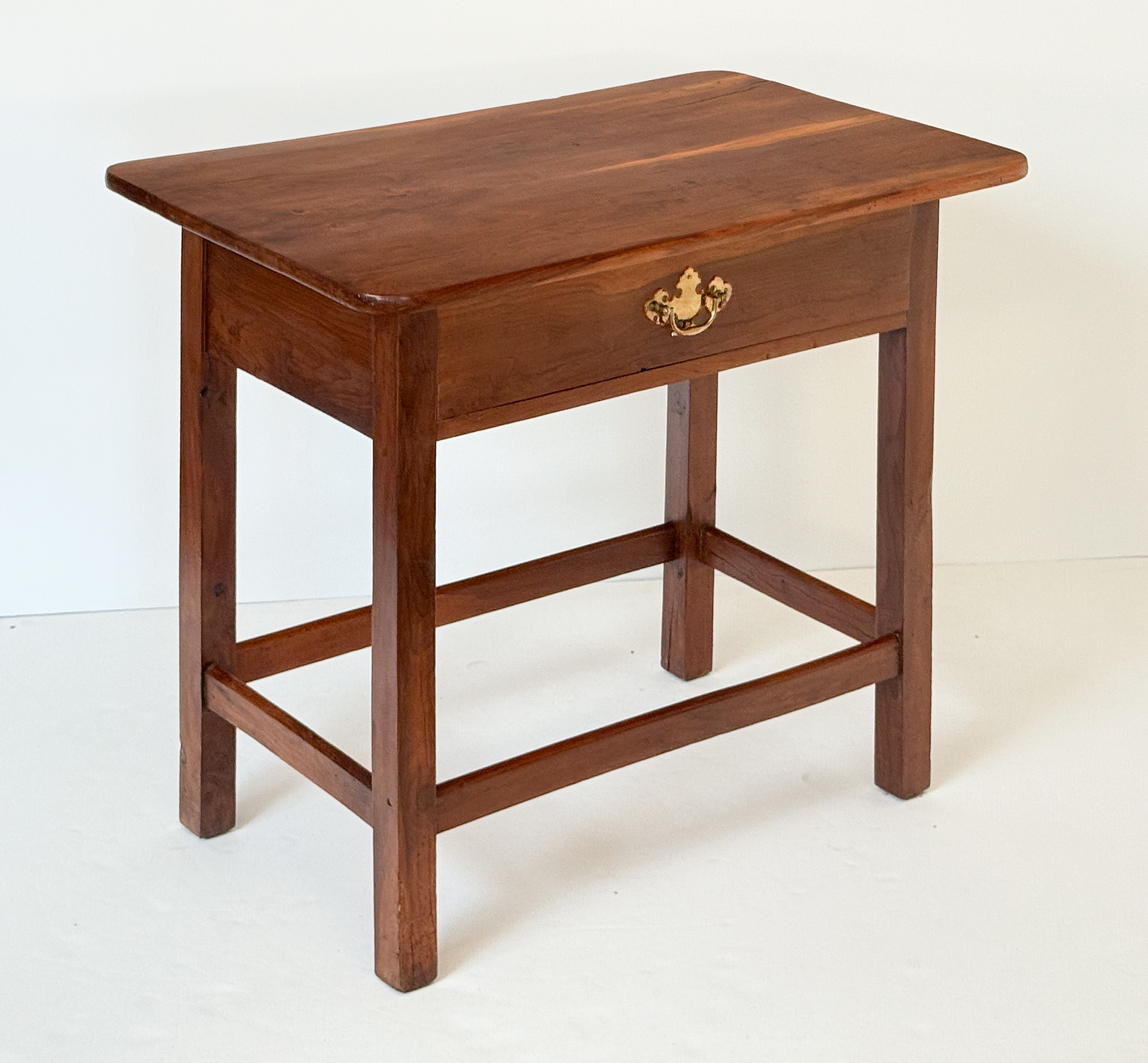 dd199_french_cherry_table_02_l_e_a_d