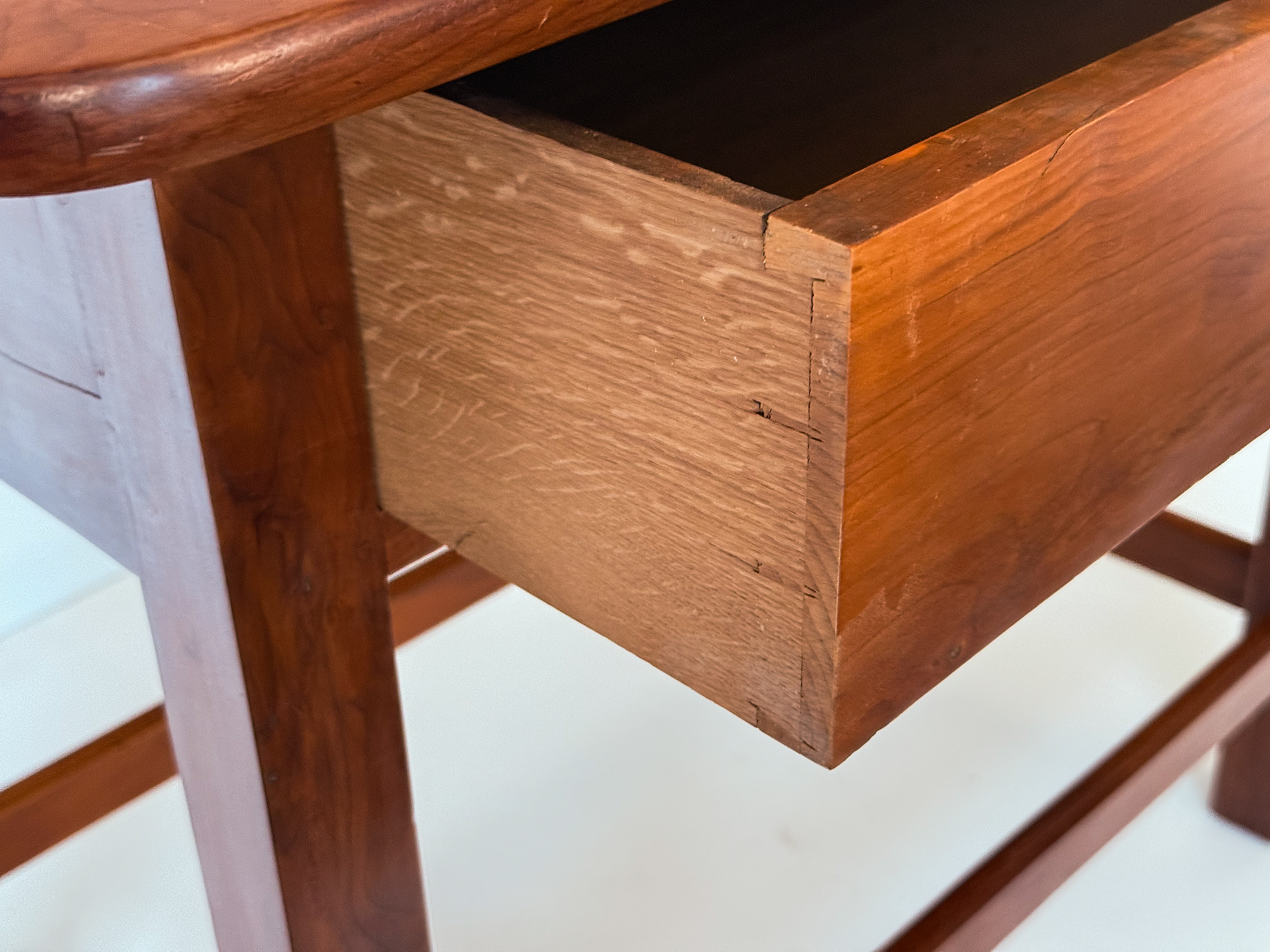 dd199_french_cherry_table_09