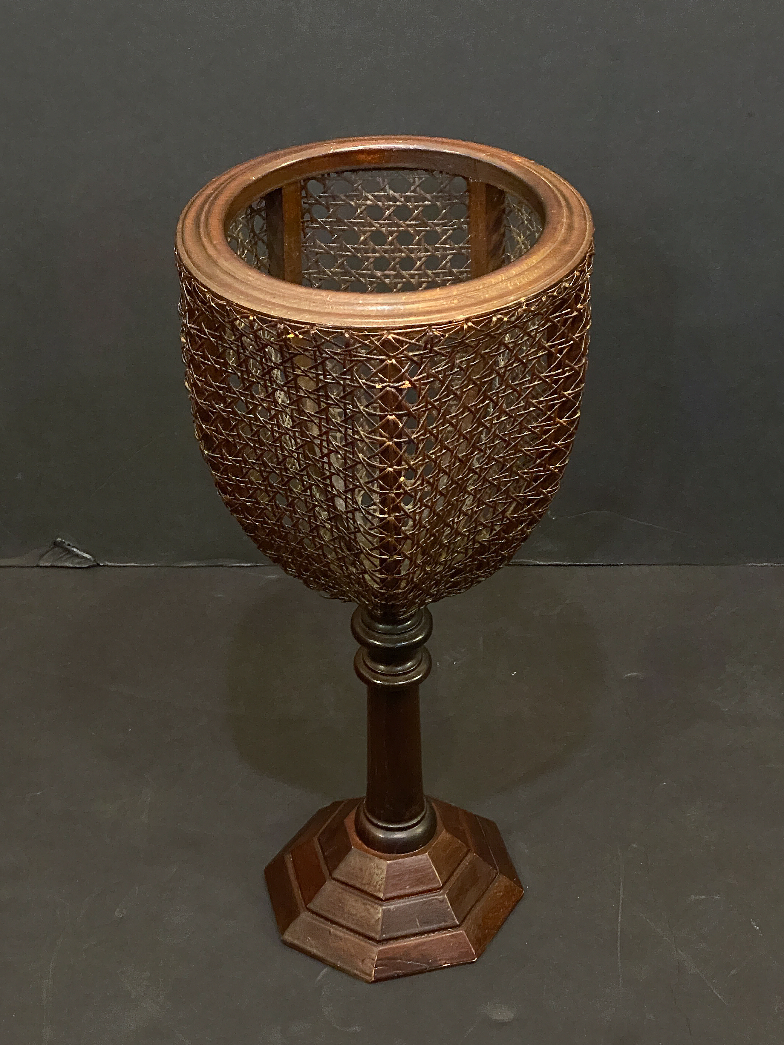 dd220_edwardian_cane_stand_2_l_e_a_d