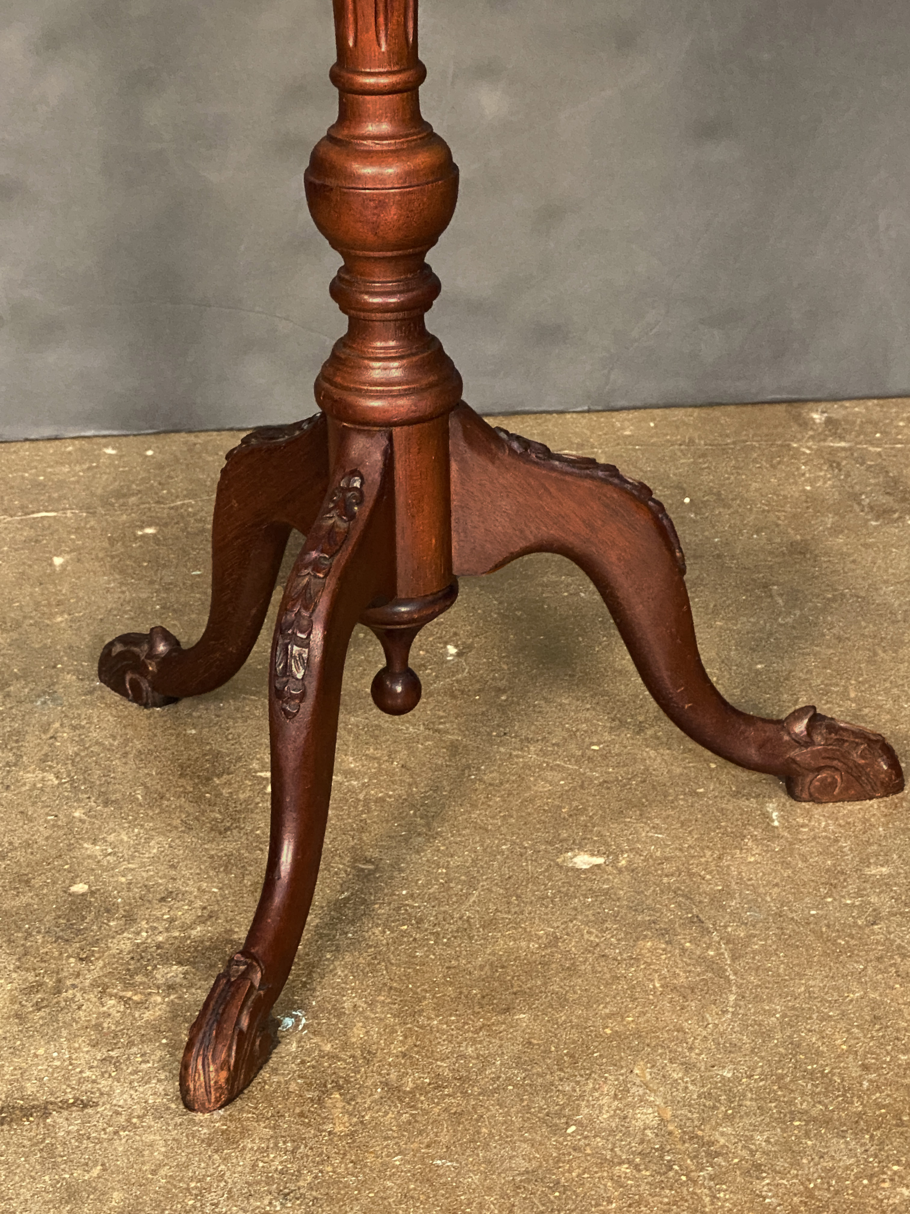 dd253_english_mahogany_wine_table_32