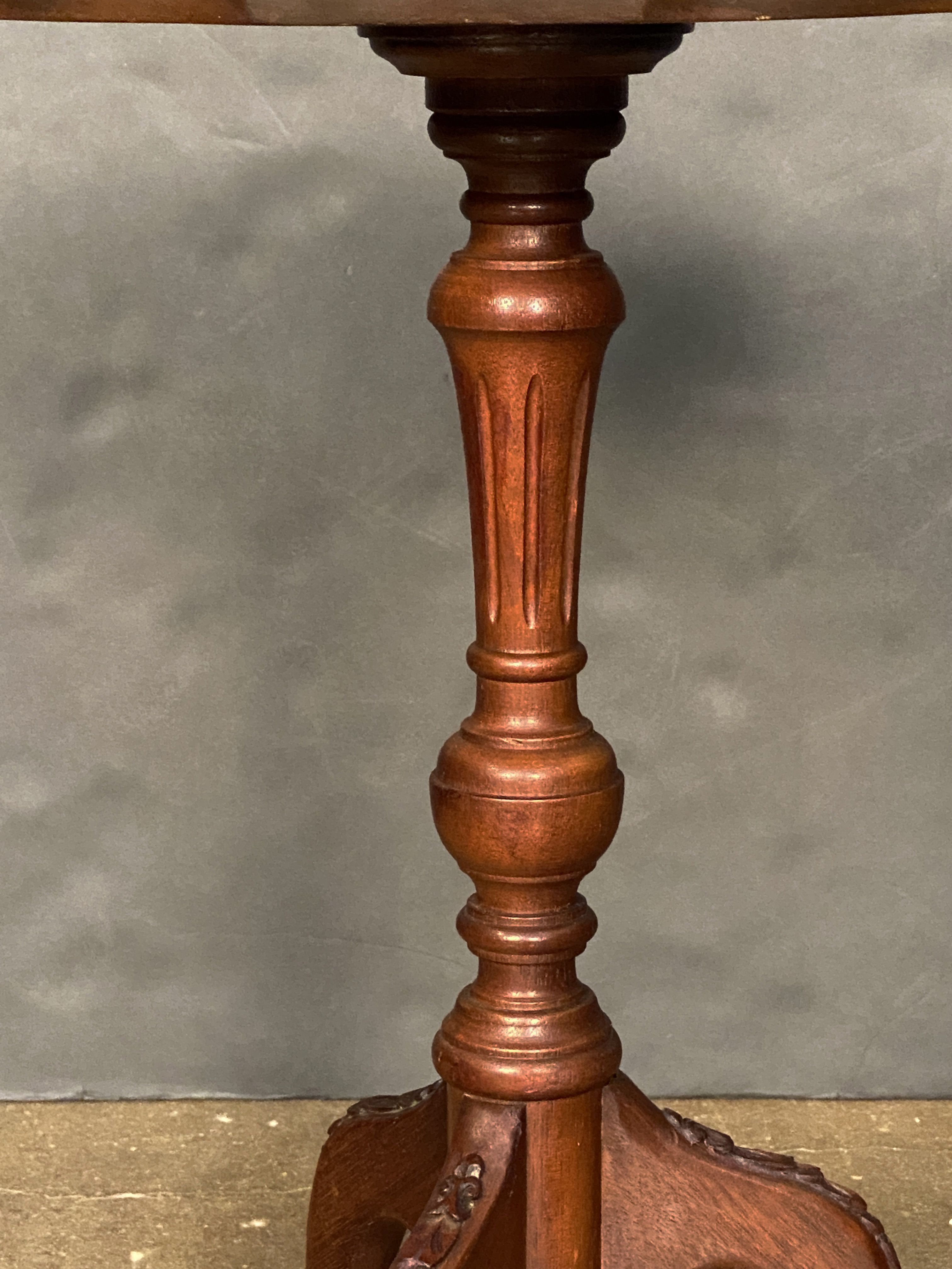 dd253_english_mahogany_wine_table_33