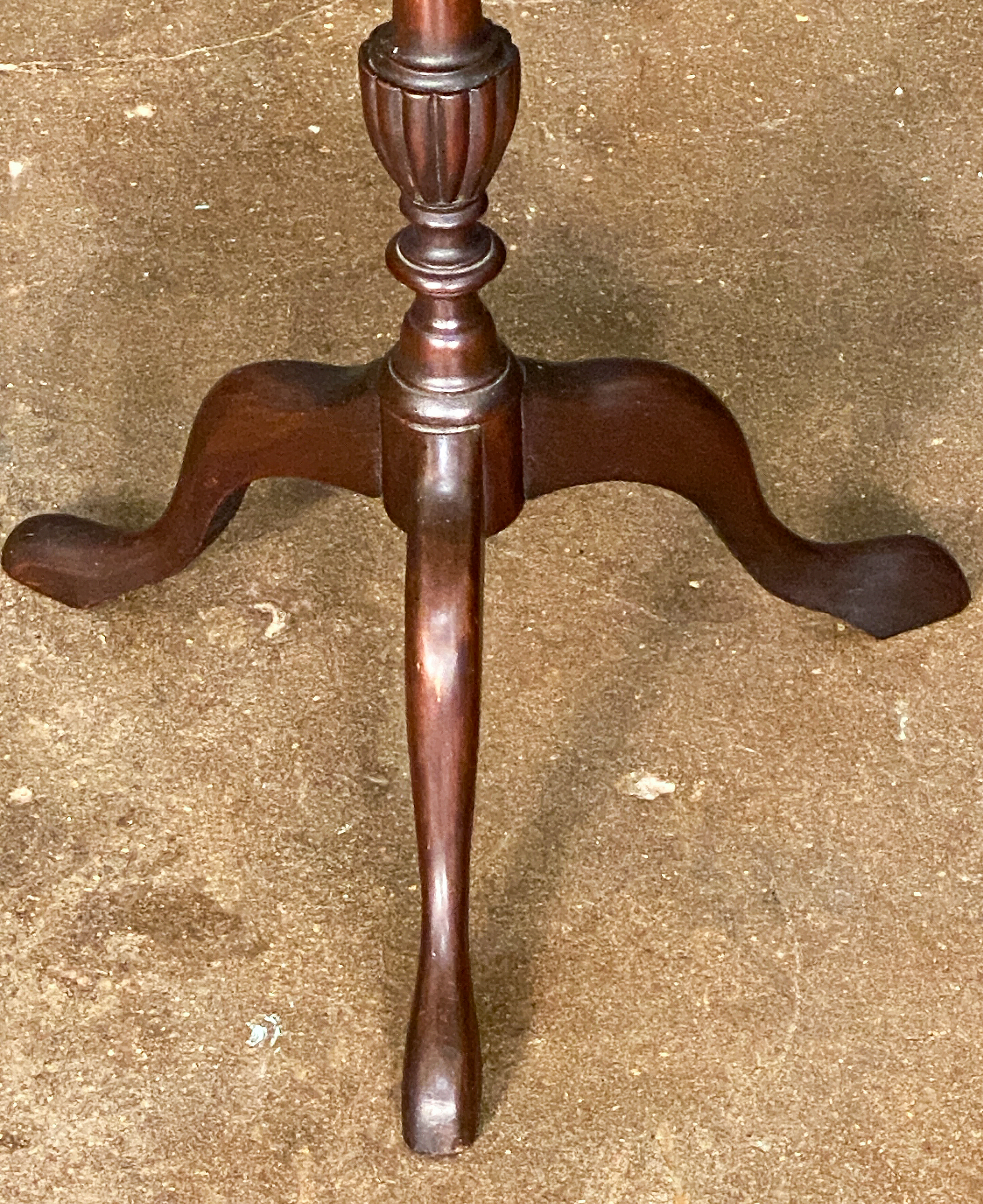 dd260_mahogany_wine_table_16_463160825