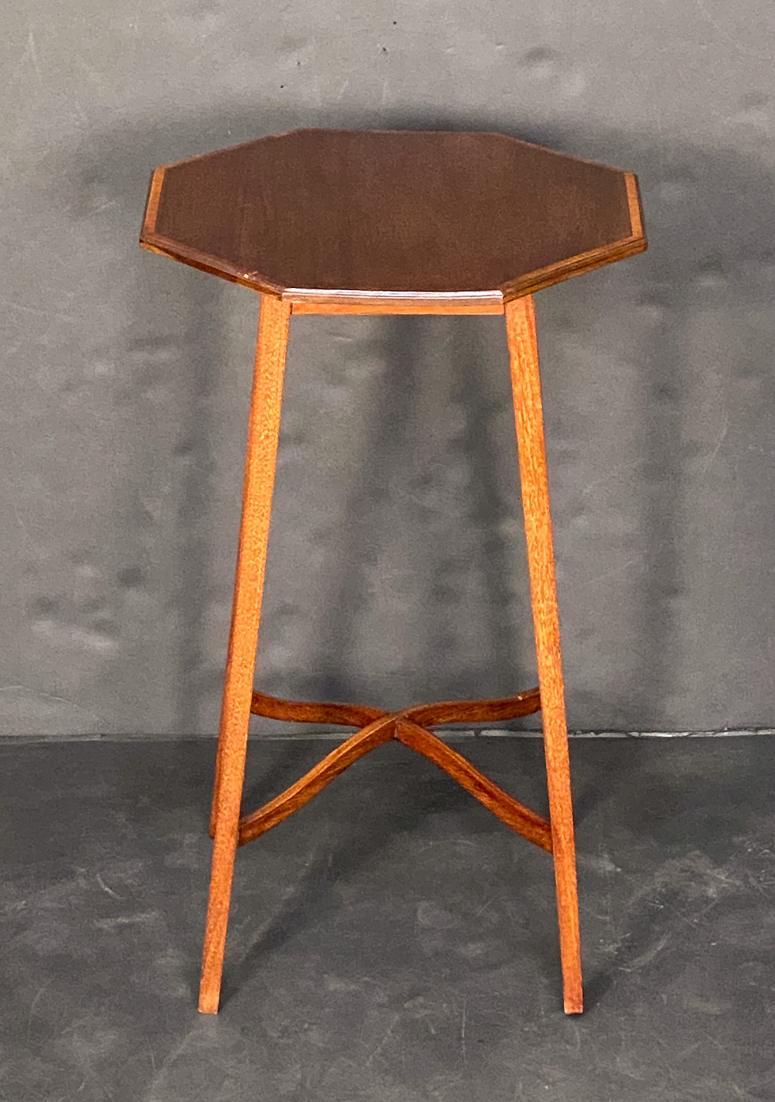 dd281_octagonal_mahogany_side_table_10