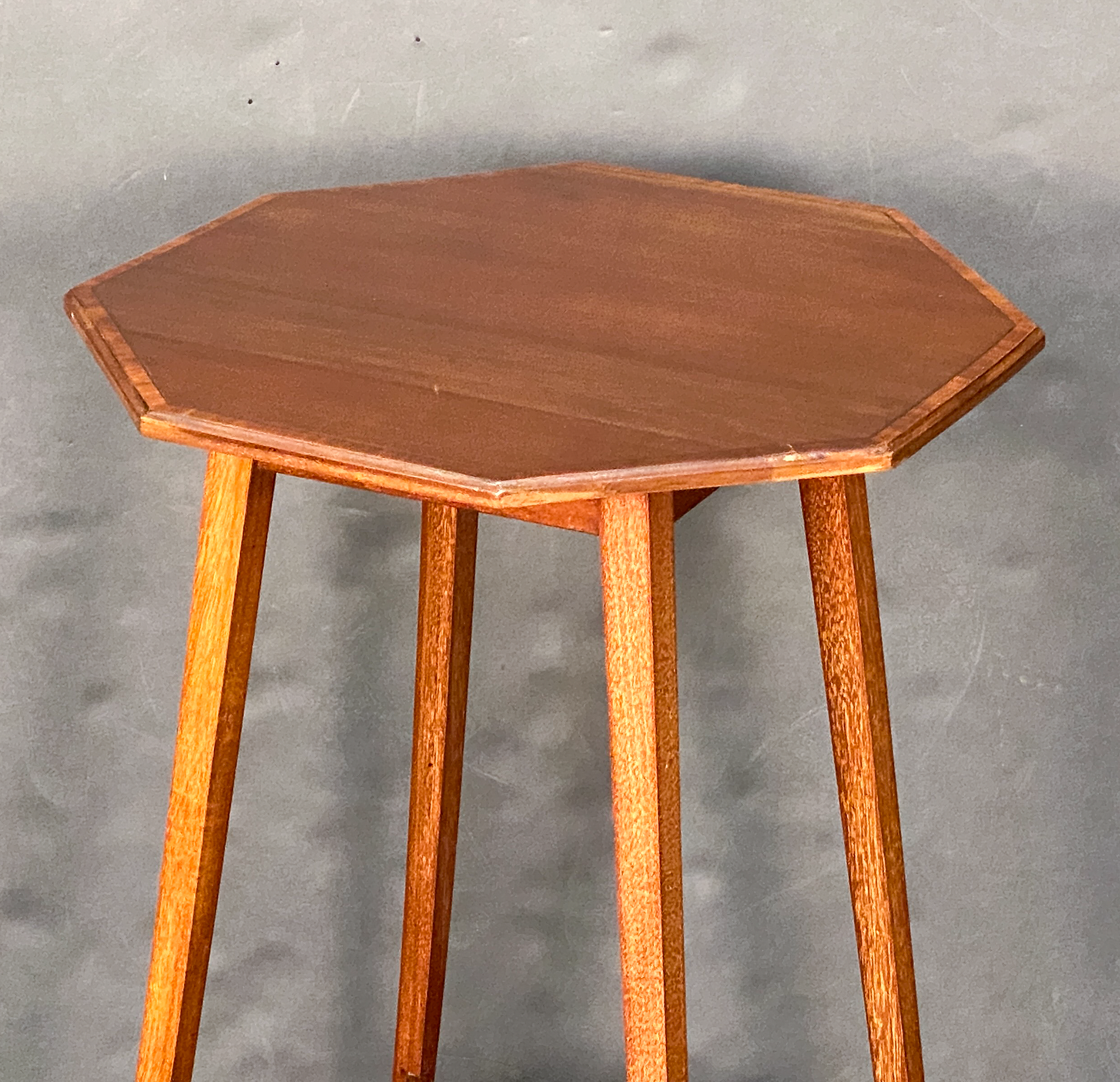 dd281_octagonal_mahogany_side_table_17