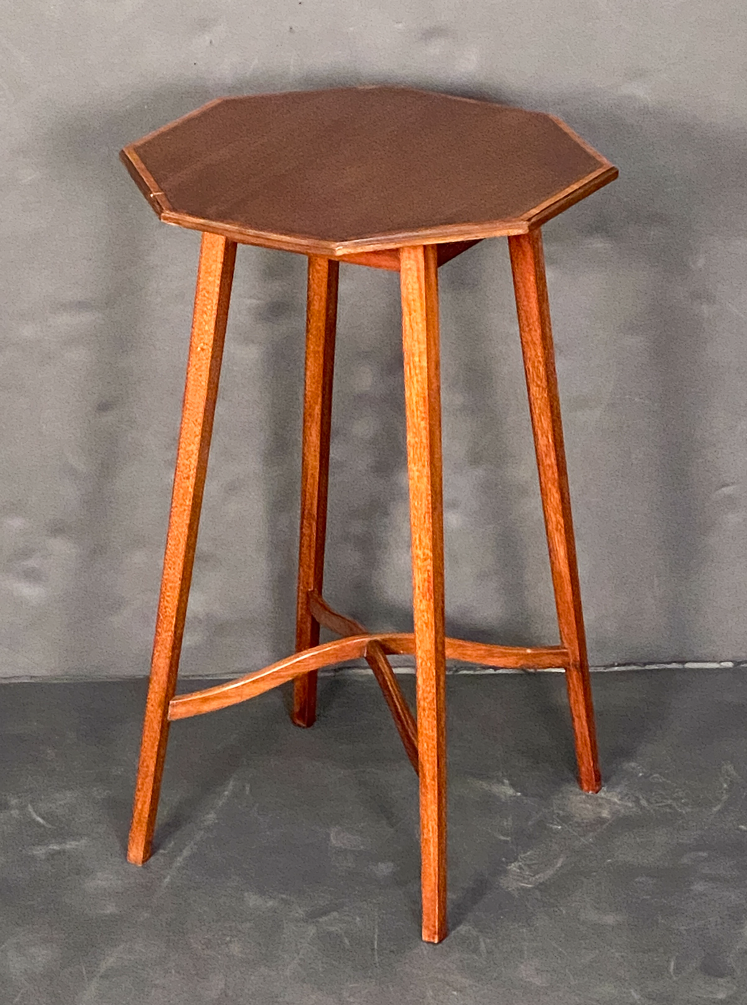 dd281_octagonal_mahogany_side_table_1_l_e_a_d