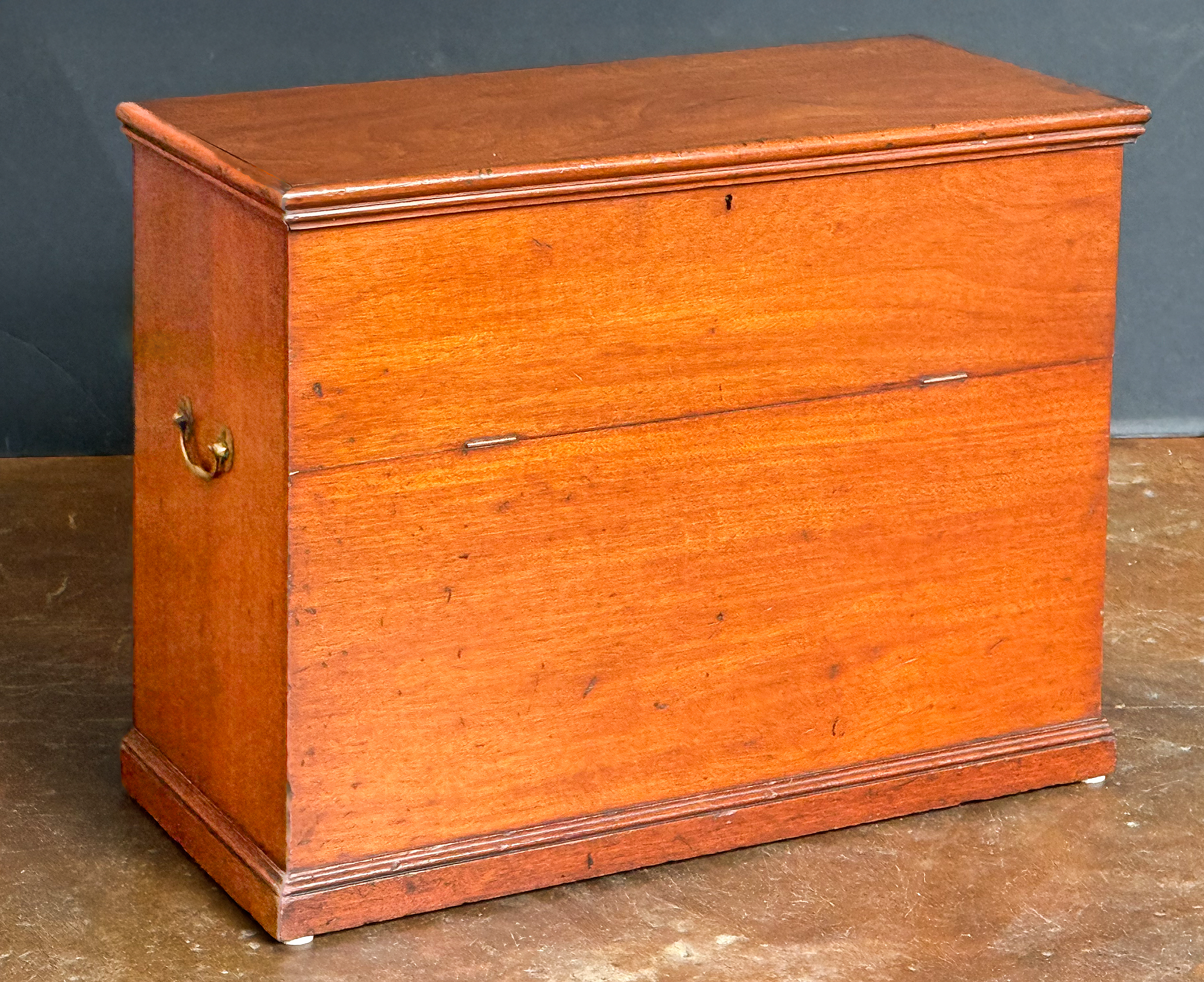 dd386_wood_chest_001