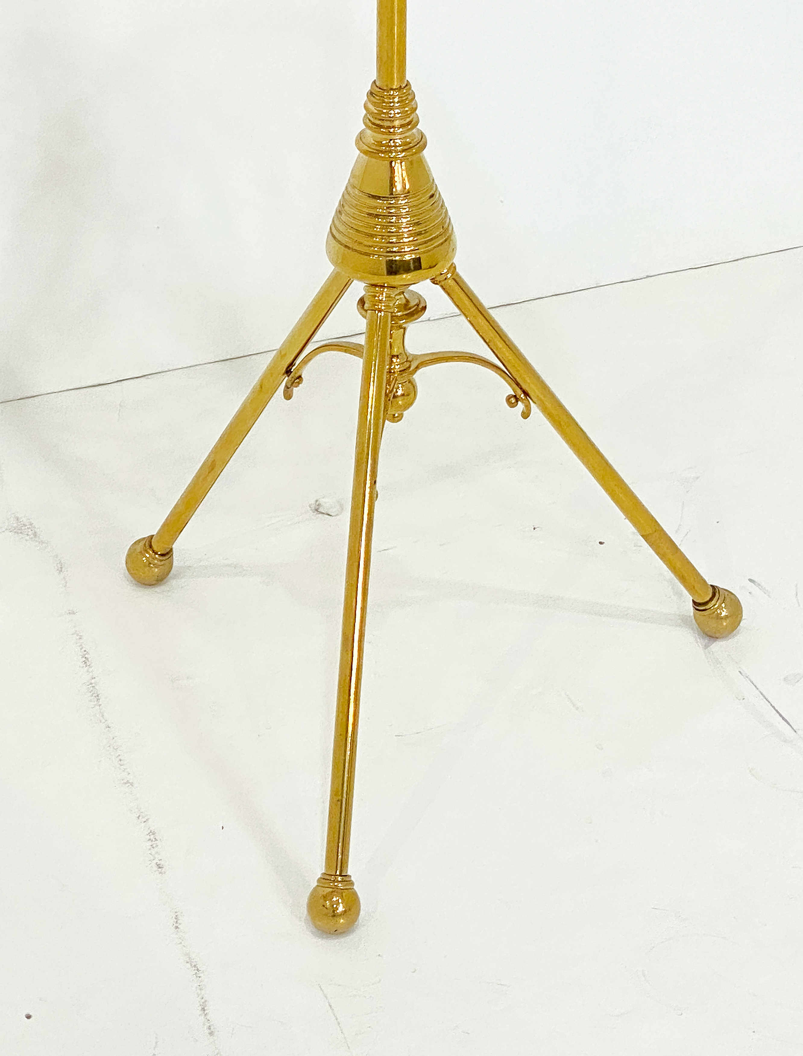 dd398_tall_brass_table_pr_planter_stand_18