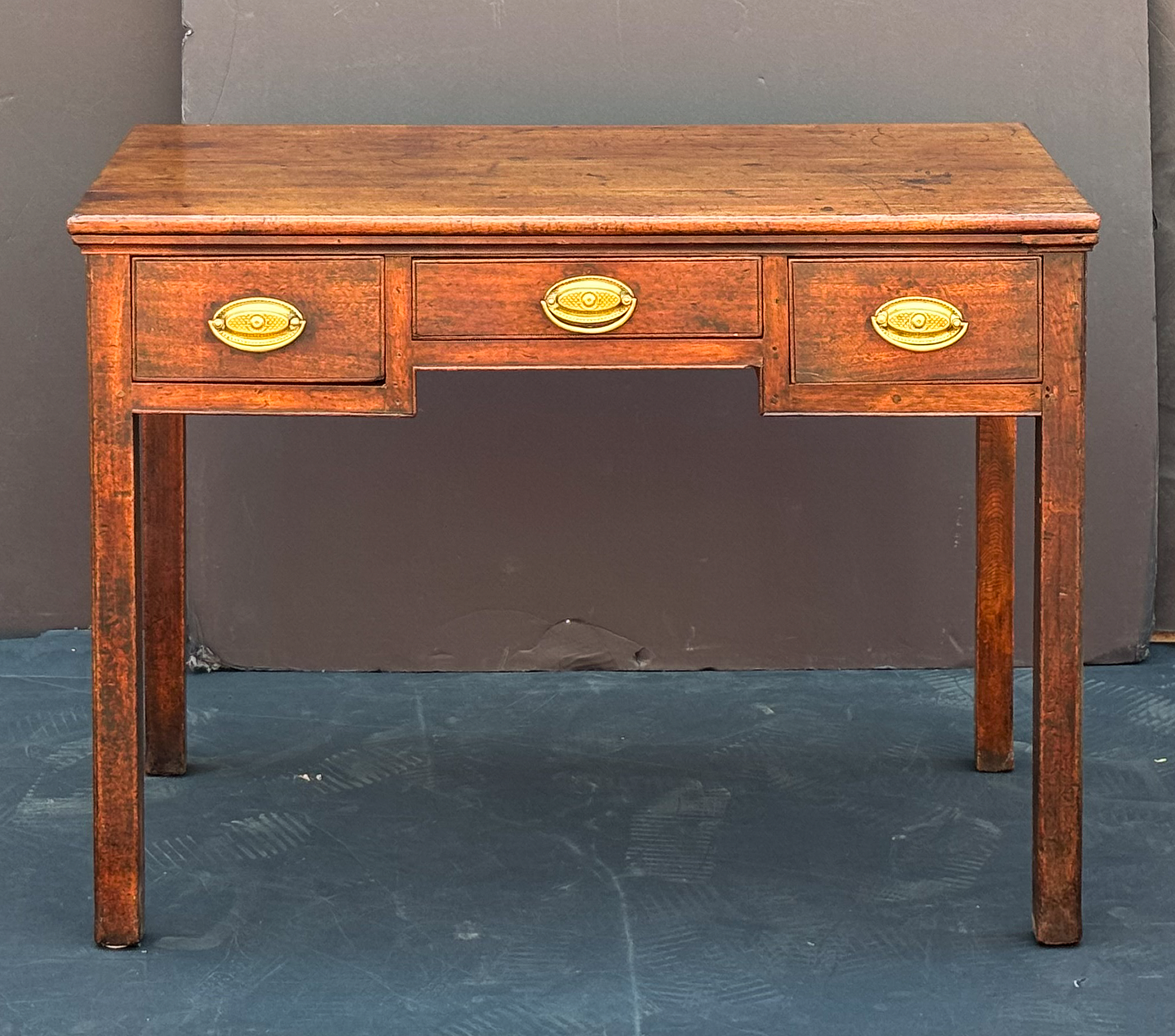 dd720_writing_table_8_904143426