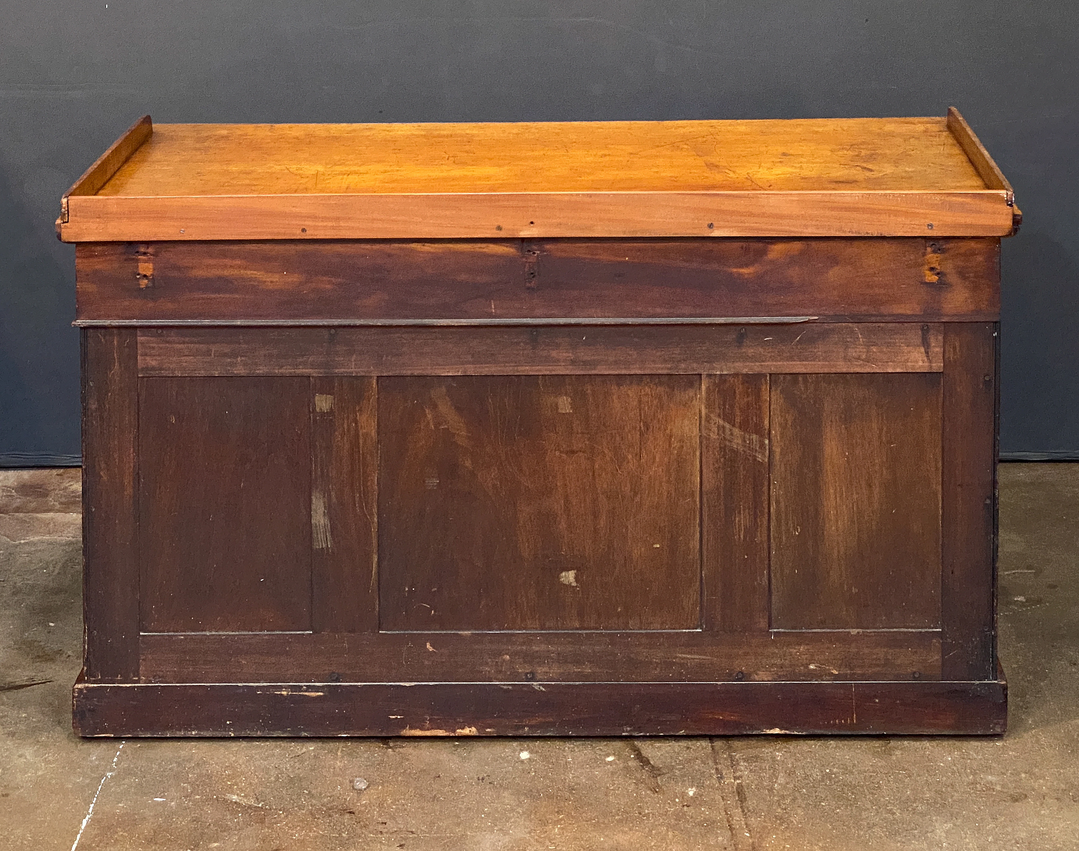 ee001_victorian_mahogany_kneehole_desk_61