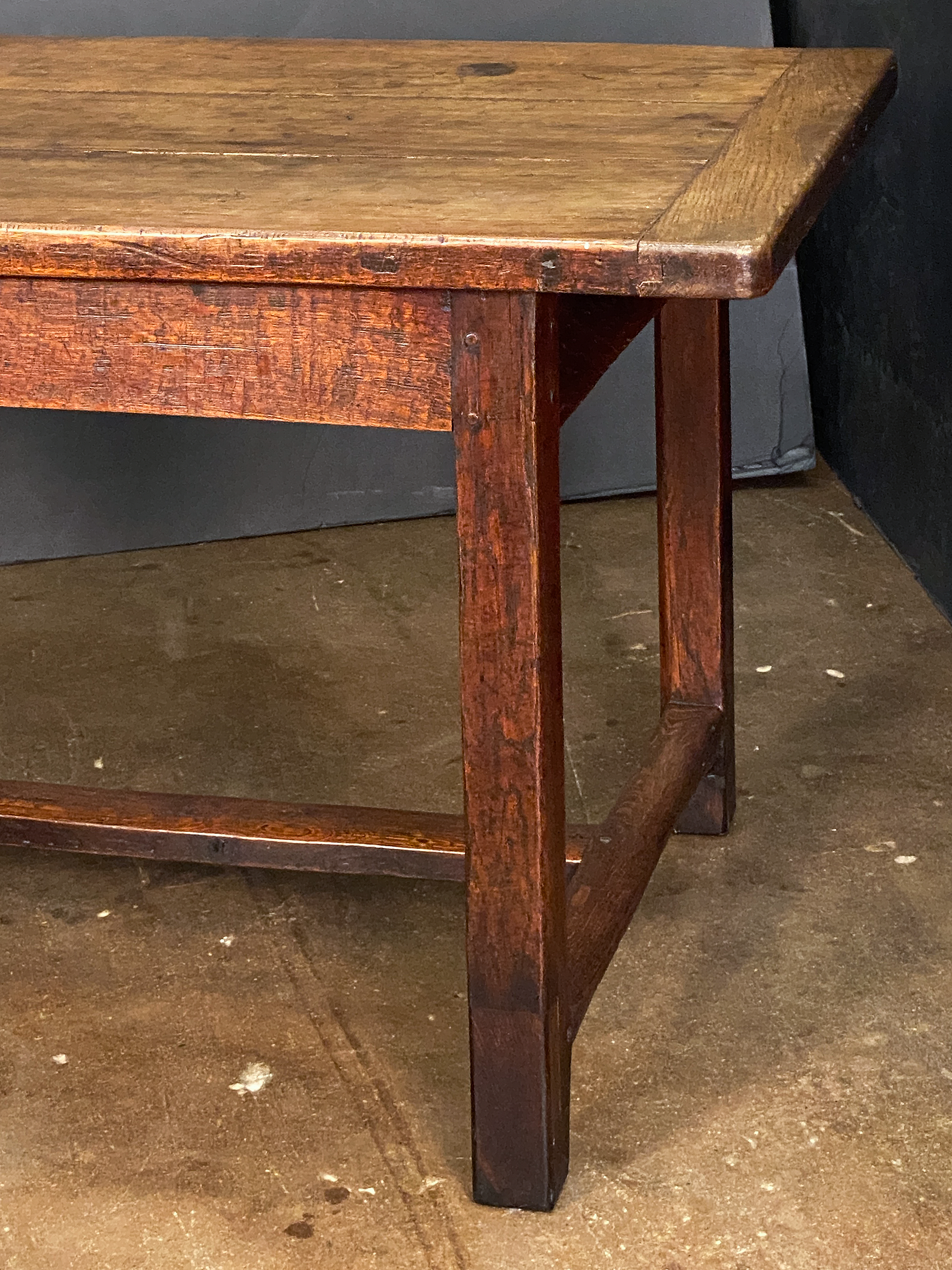 ee014_rectangular_table_05