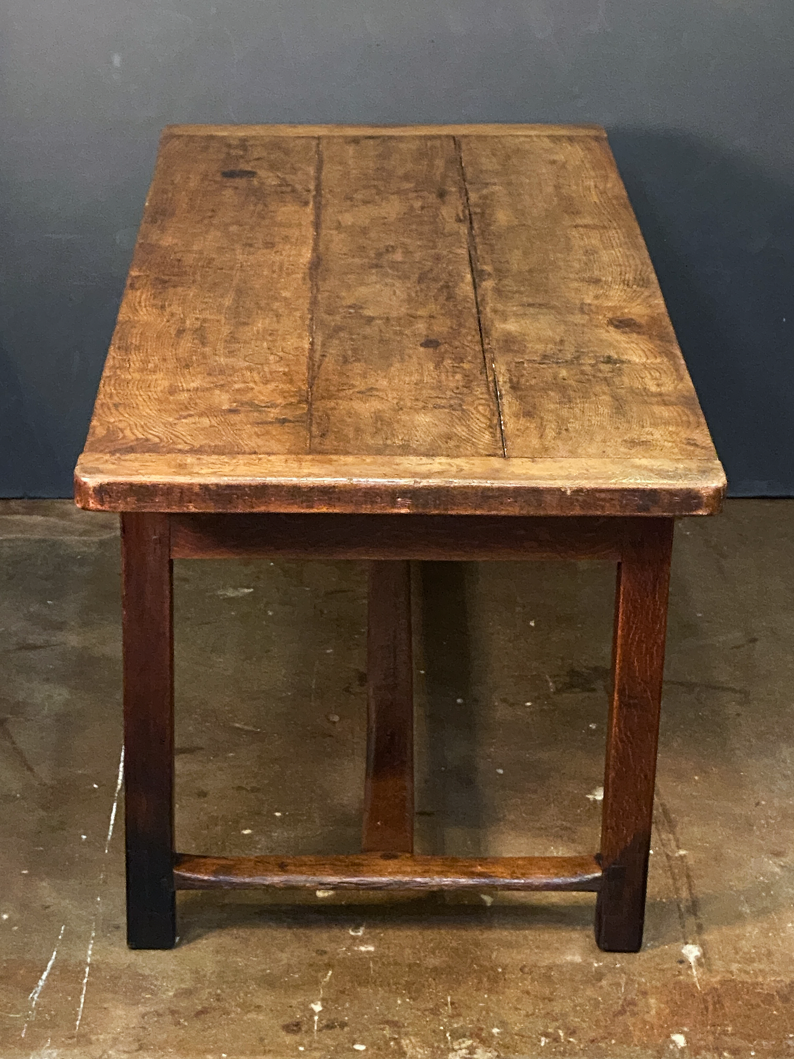 ee014_rectangular_table_07