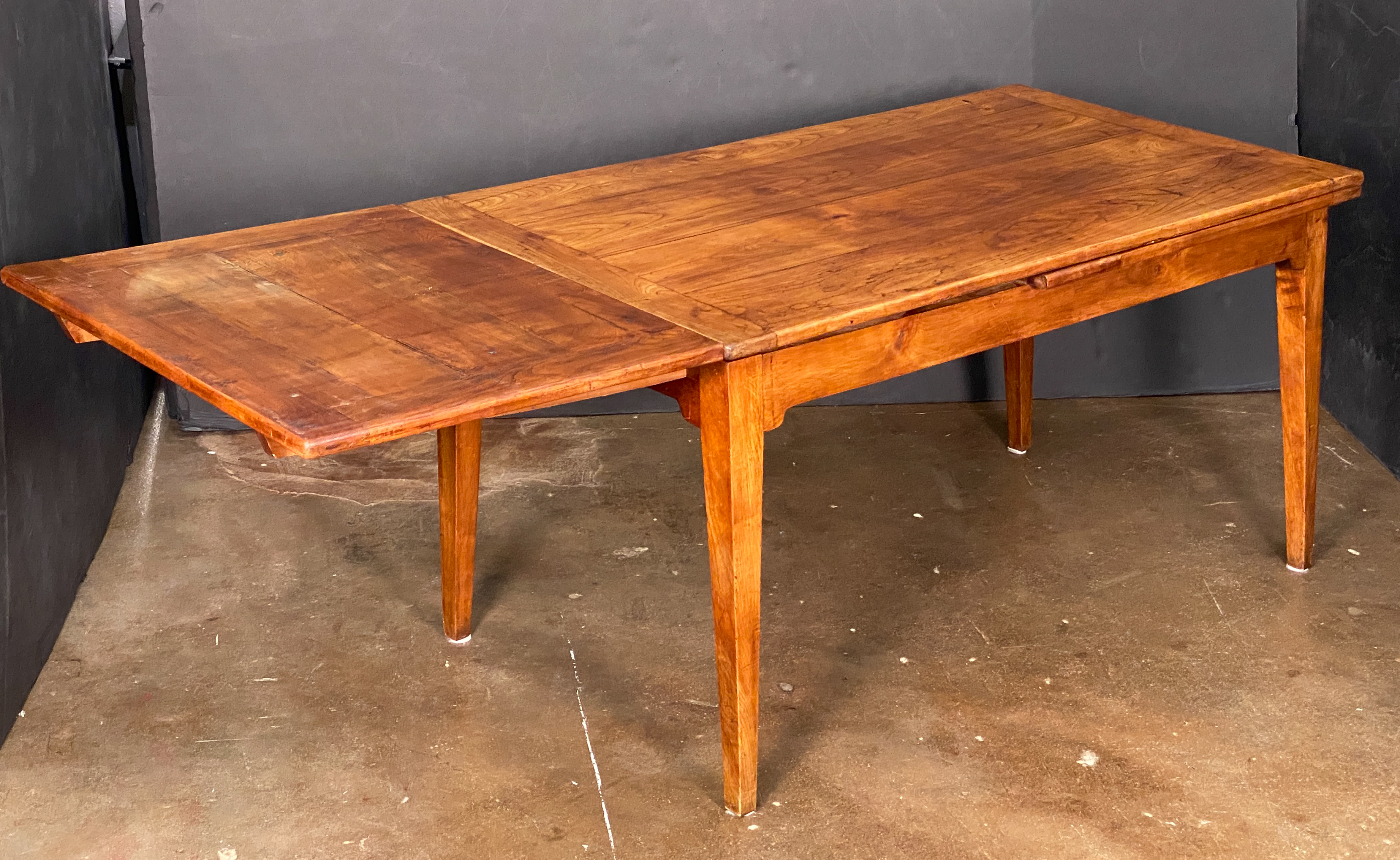 ee045_cherry_farm_table_01