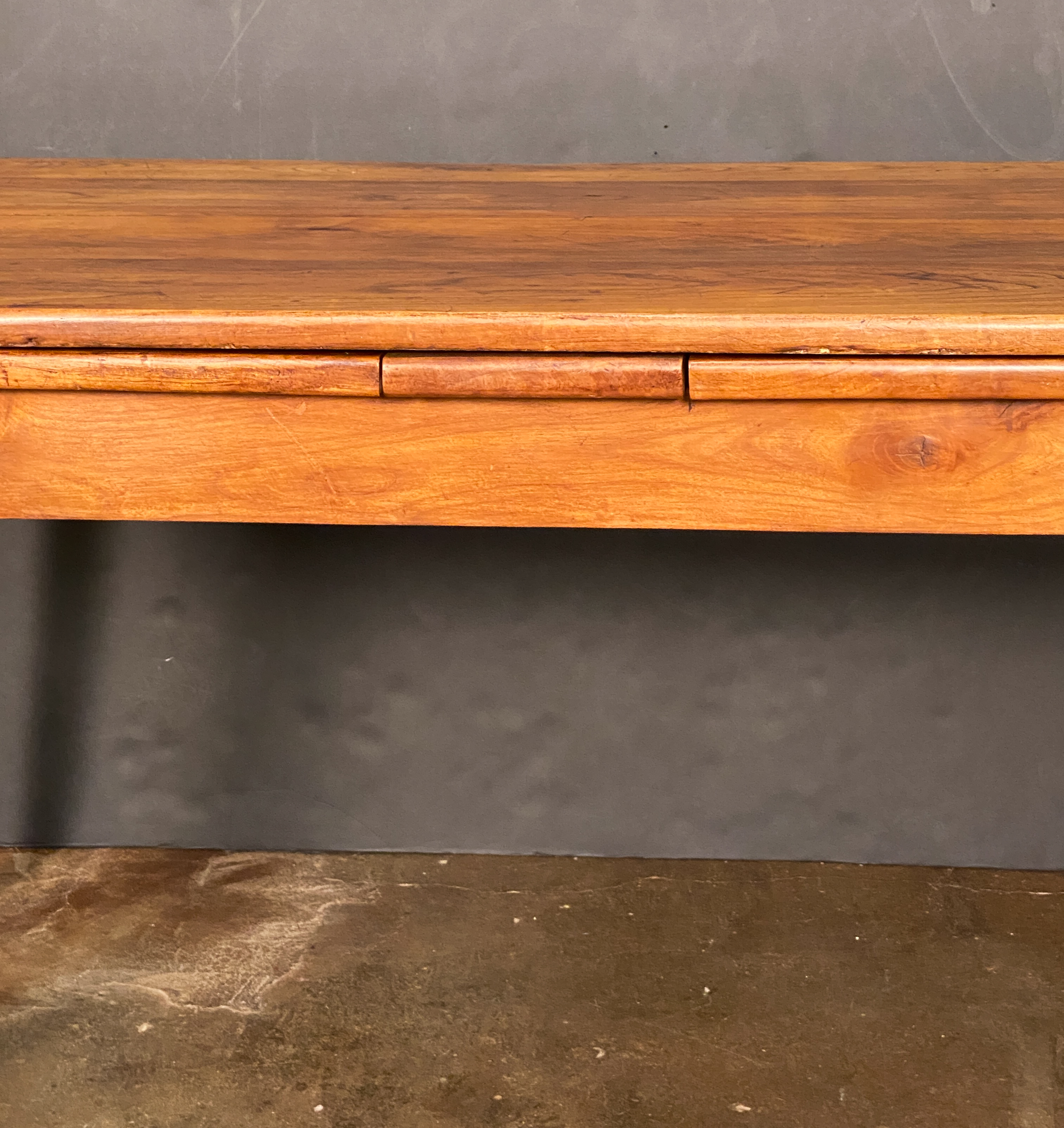 ee045_cherry_farm_table_04