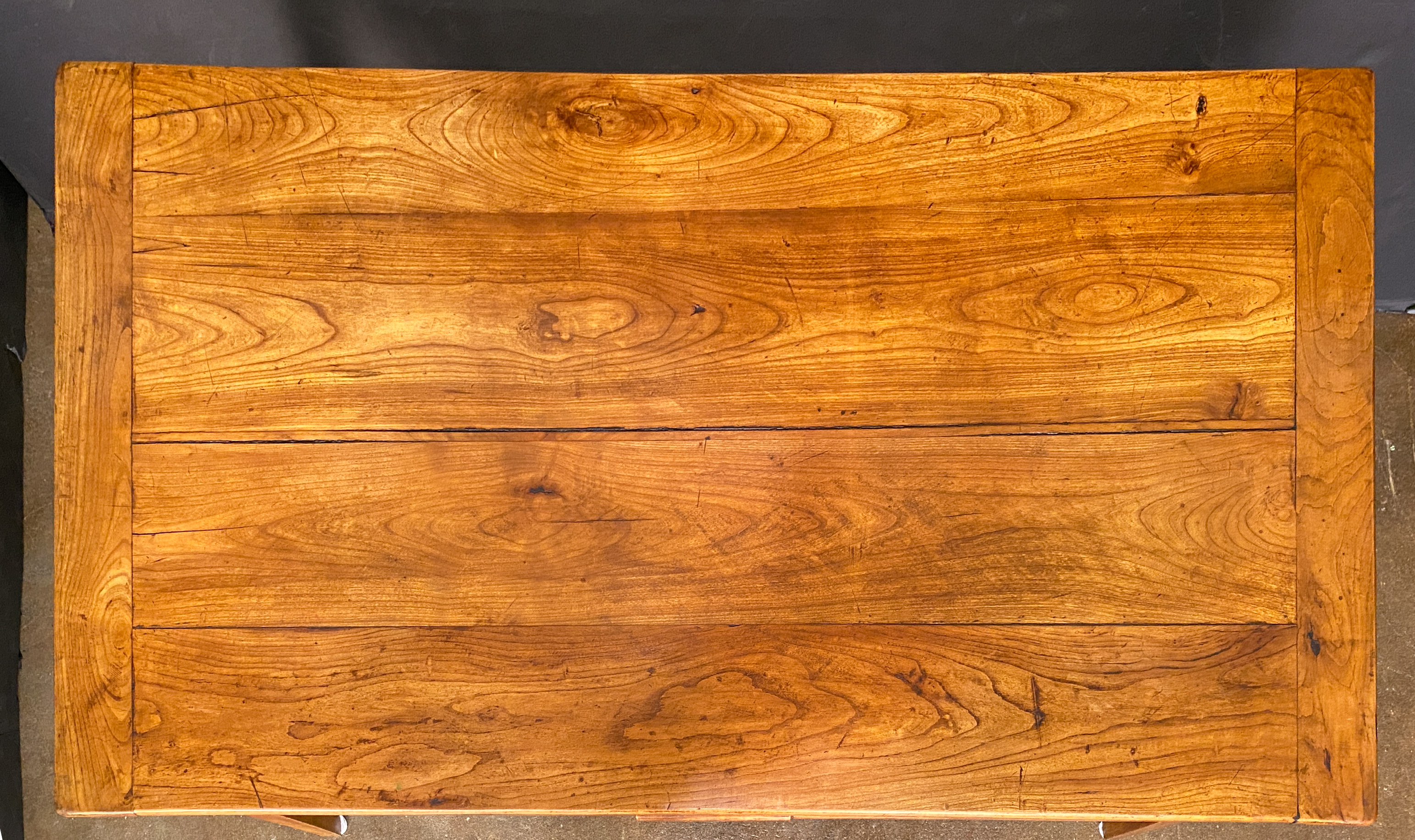 ee045_cherry_farm_table_12