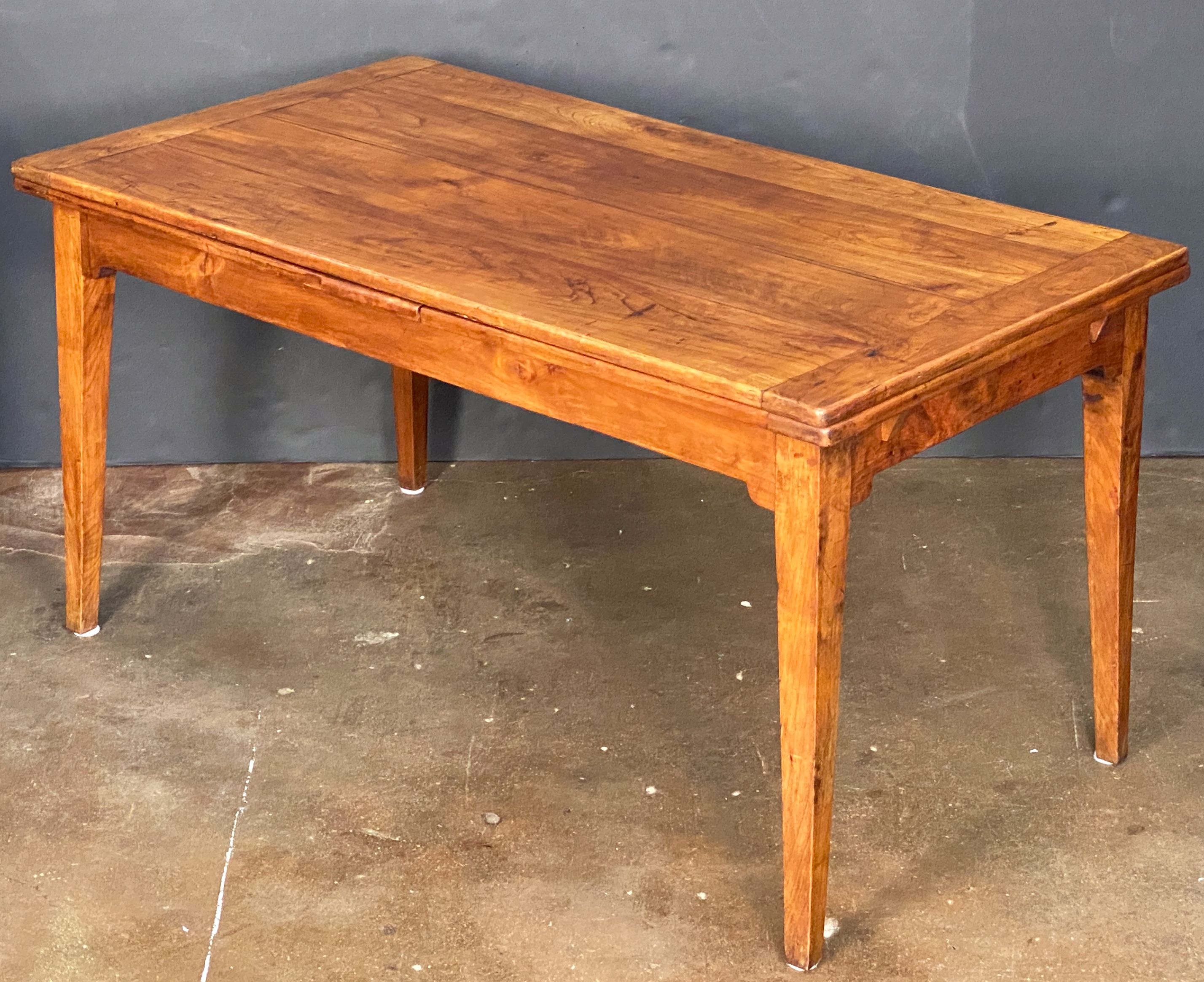 ee045_cherry_farm_table_l_e_a_d