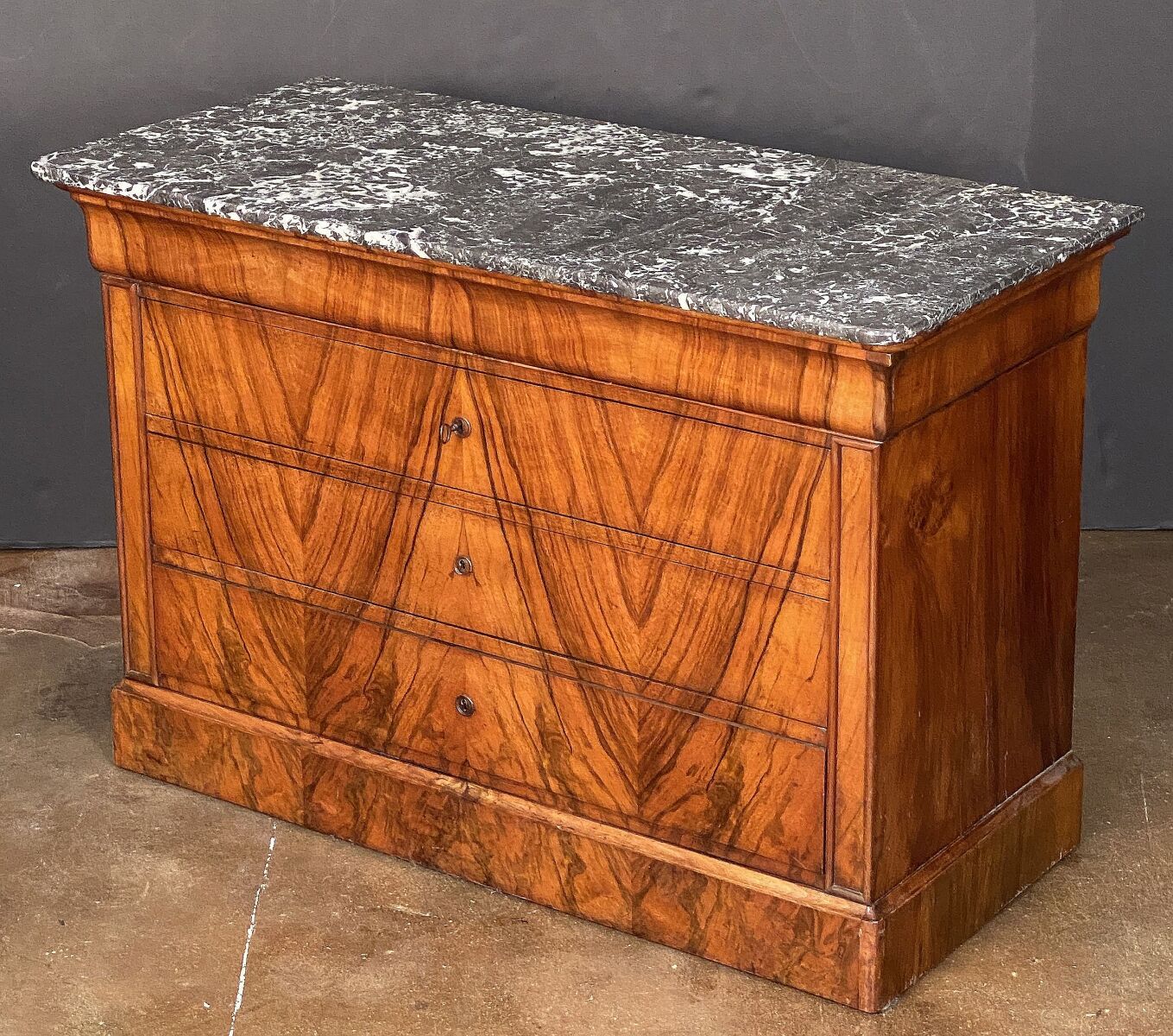 ee046_main_2_chest_with_marble_top_35_copy_1674065078