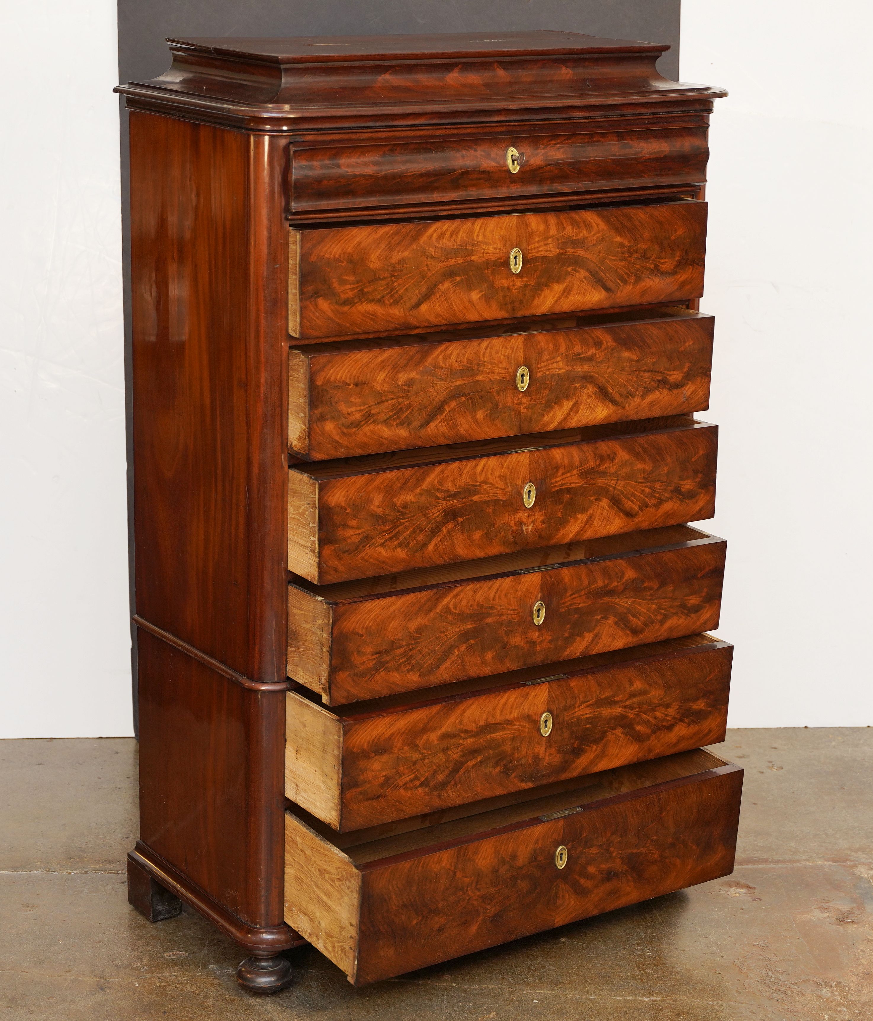 ee047_antique_century_tall_mahogany_chest_15