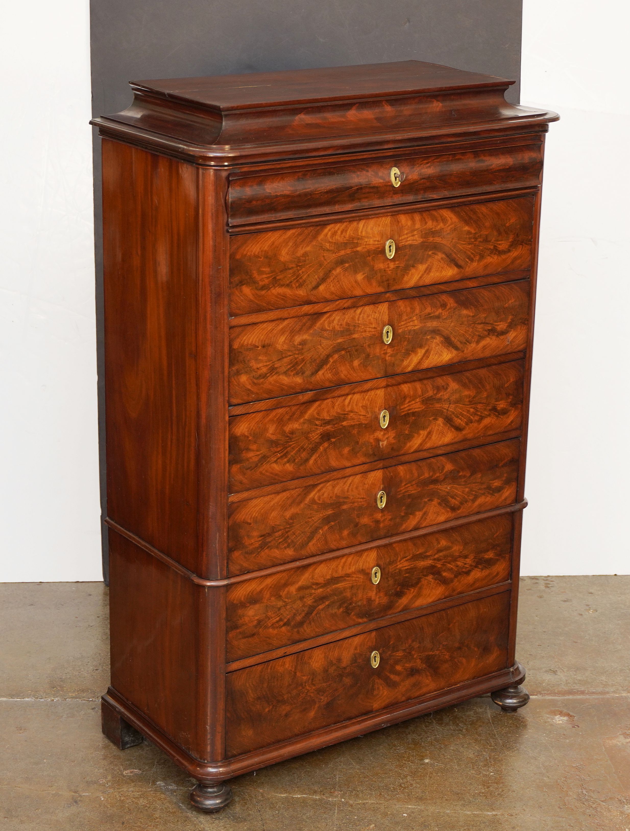 ee047_antique_century_tall_mahogany_chest_18