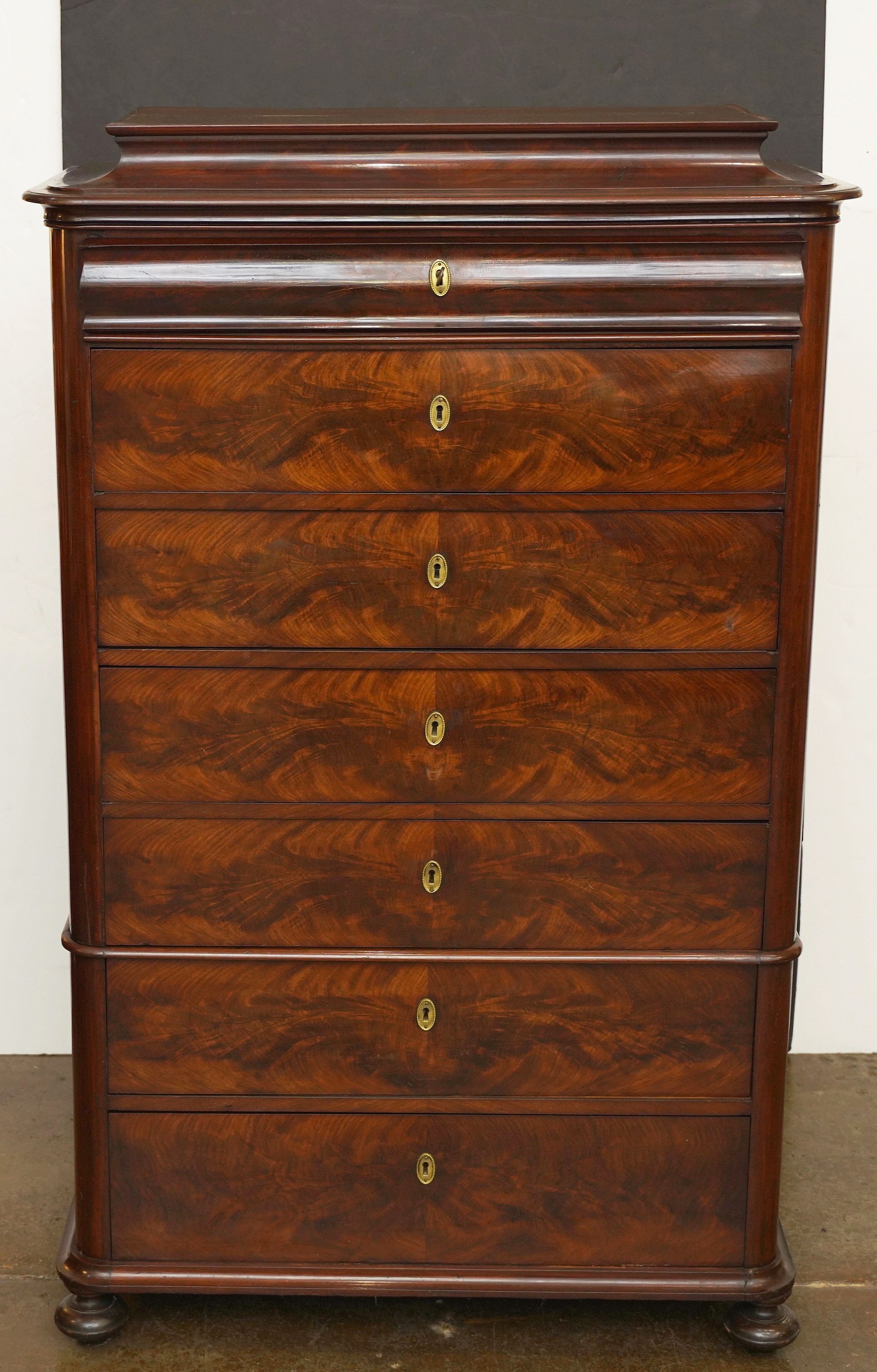 ee047_antique_century_tall_mahogany_chest_33