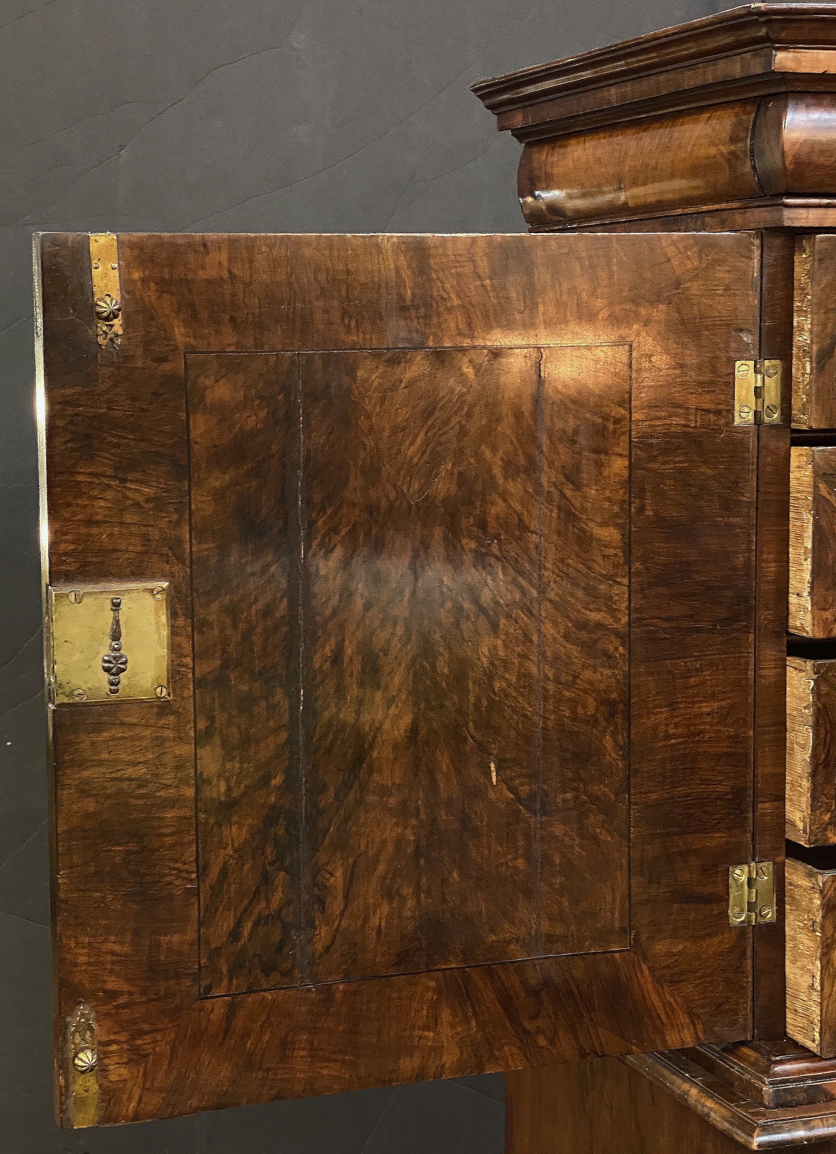 ee123_walnut_cabinet_on_chest_31_copy