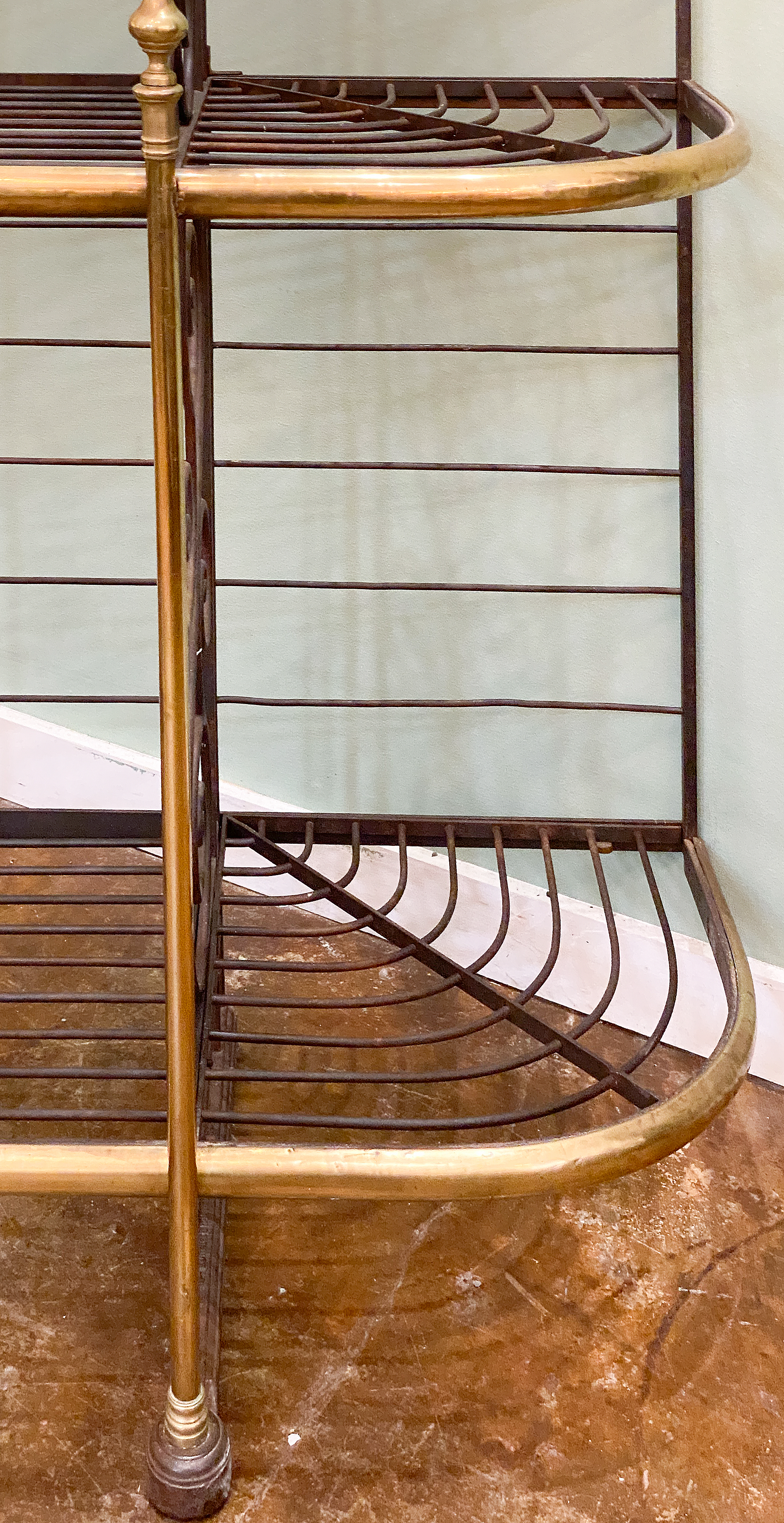 ee214_bakers_rack_84