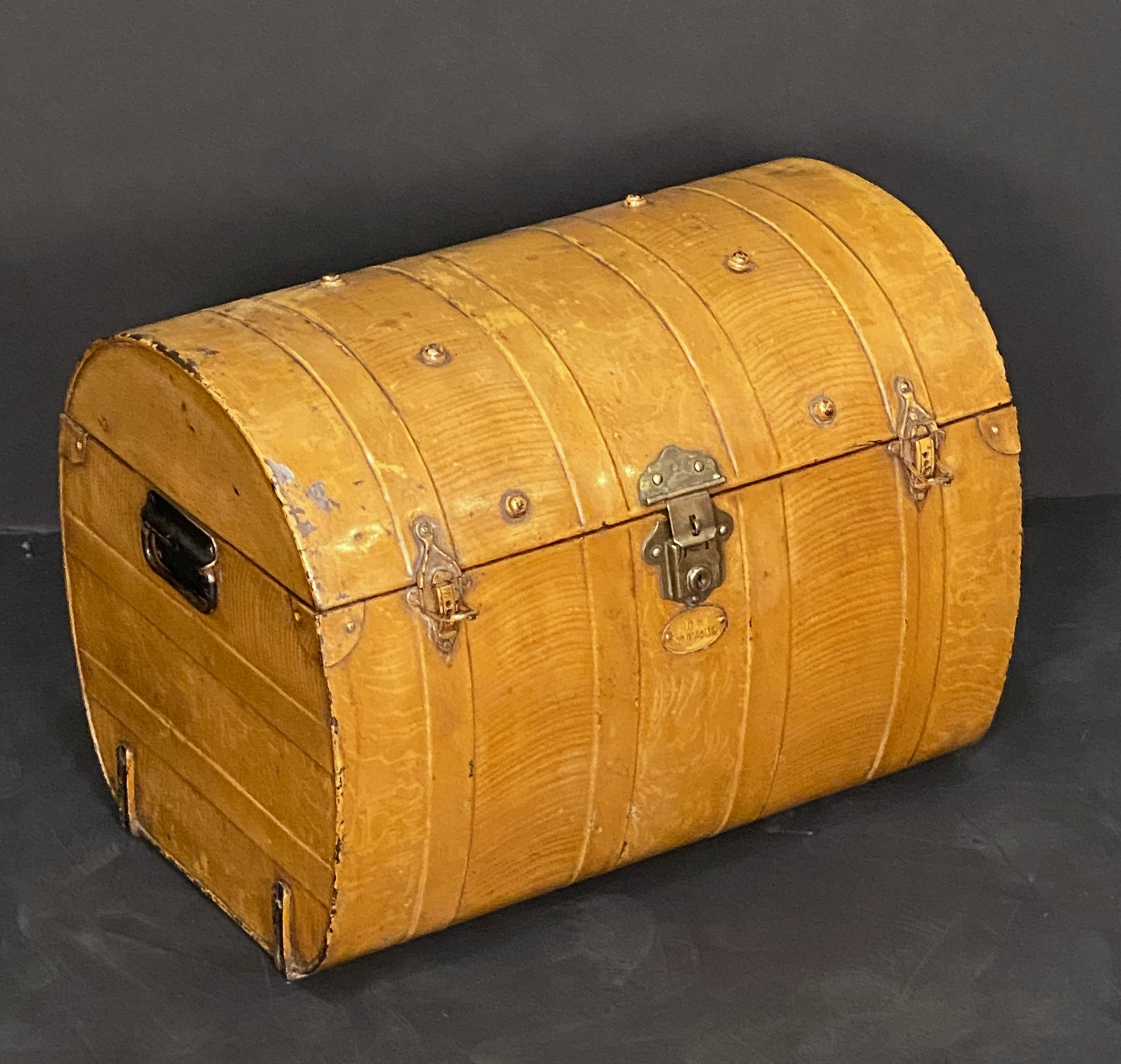 ee647_tin_trunk_1_copy