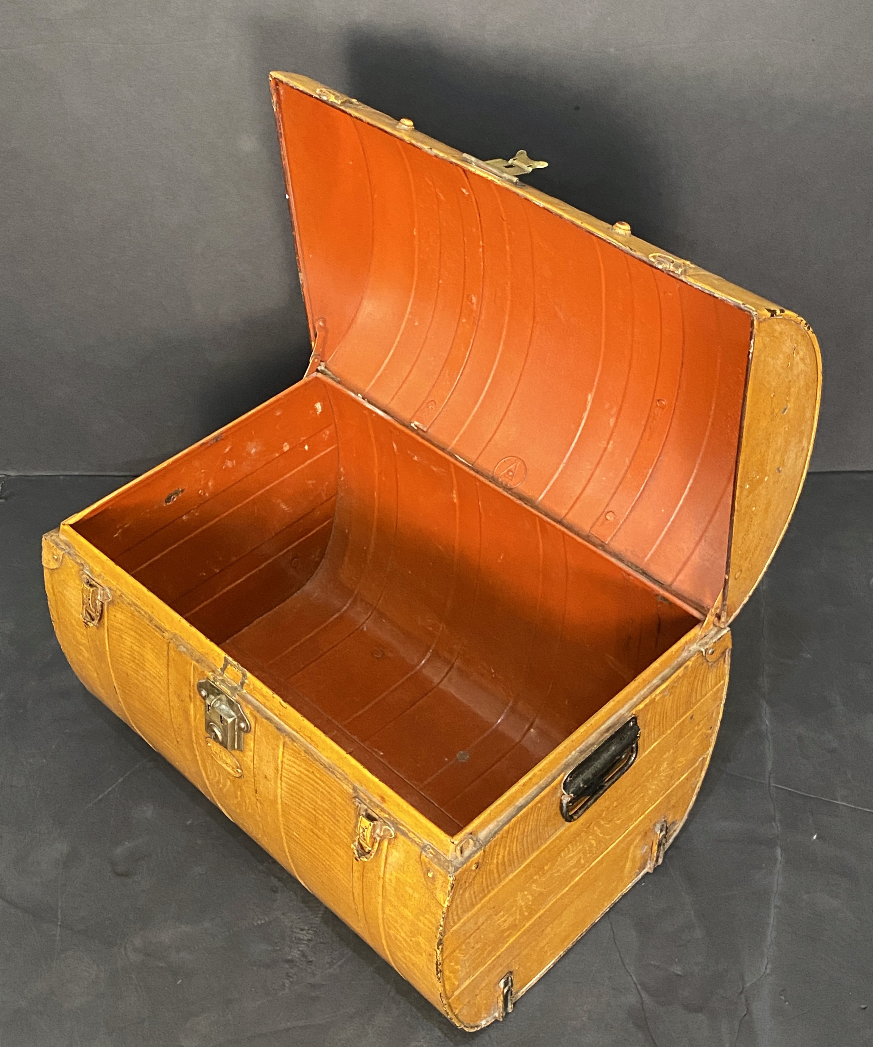 ee647_tin_trunk_21_copy
