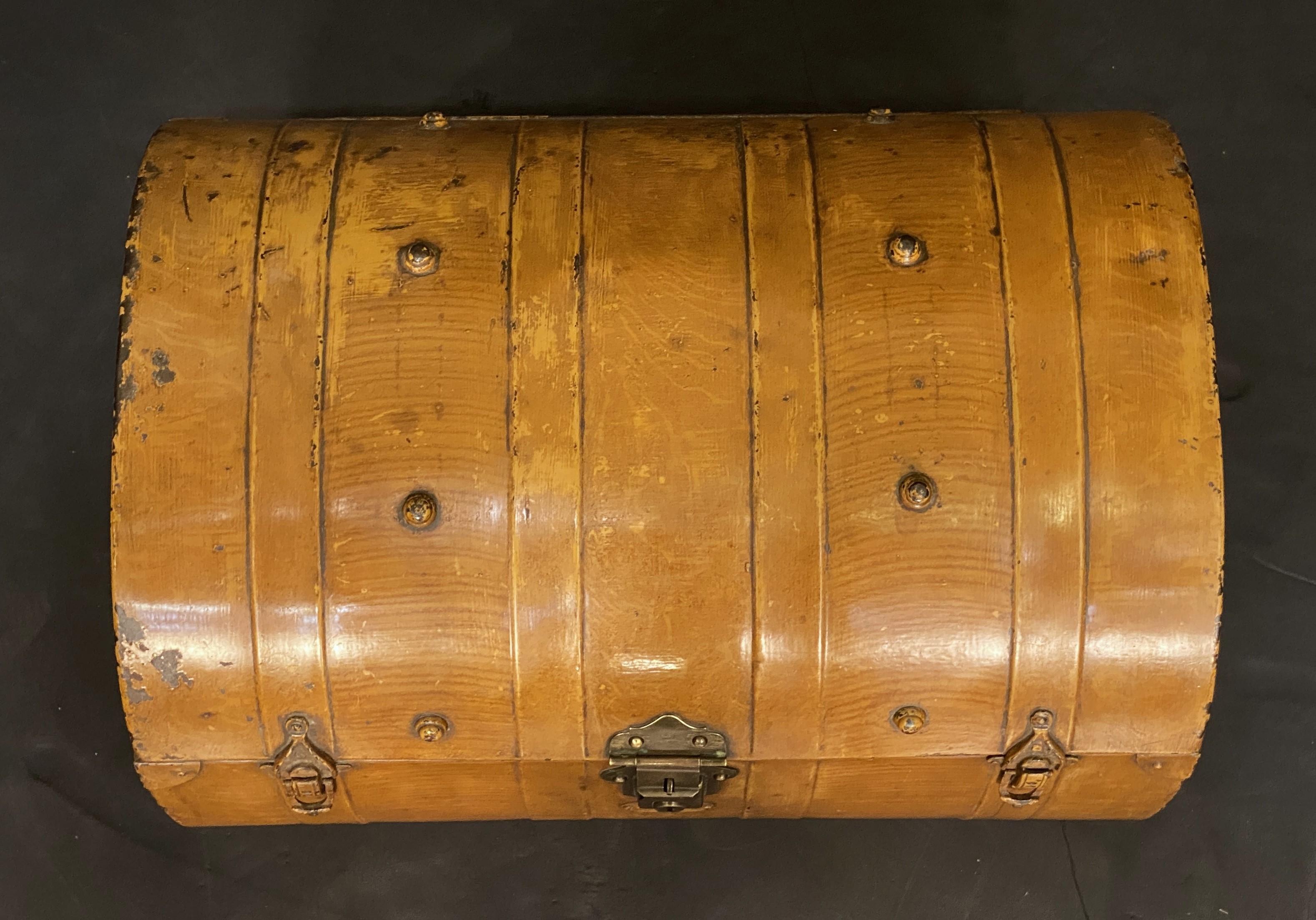 ee647_tin_trunk_34_copy