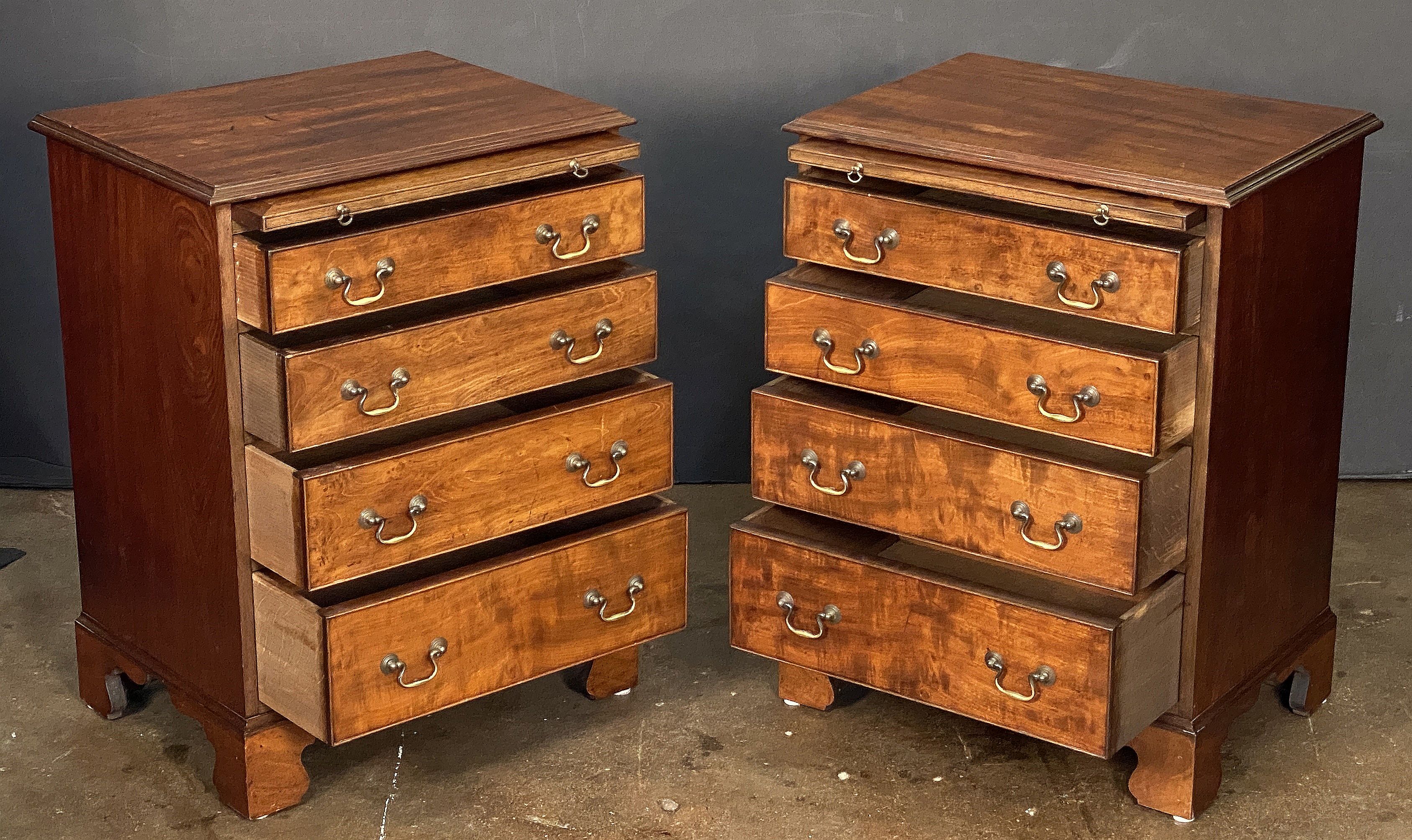 ee650_pair_of_bachelor_chests_44_copy