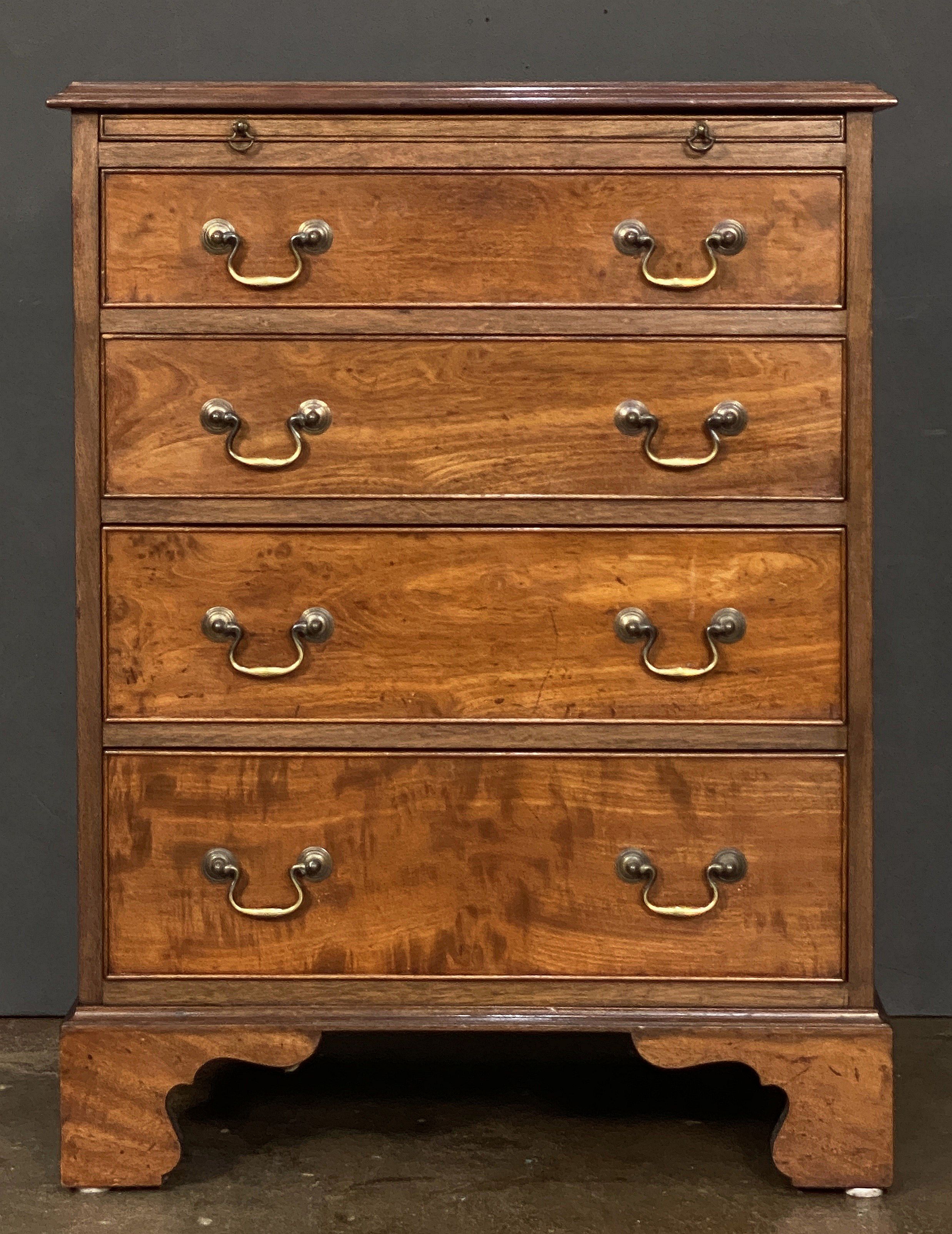 ee650_pair_of_bachelor_chests_68_copy