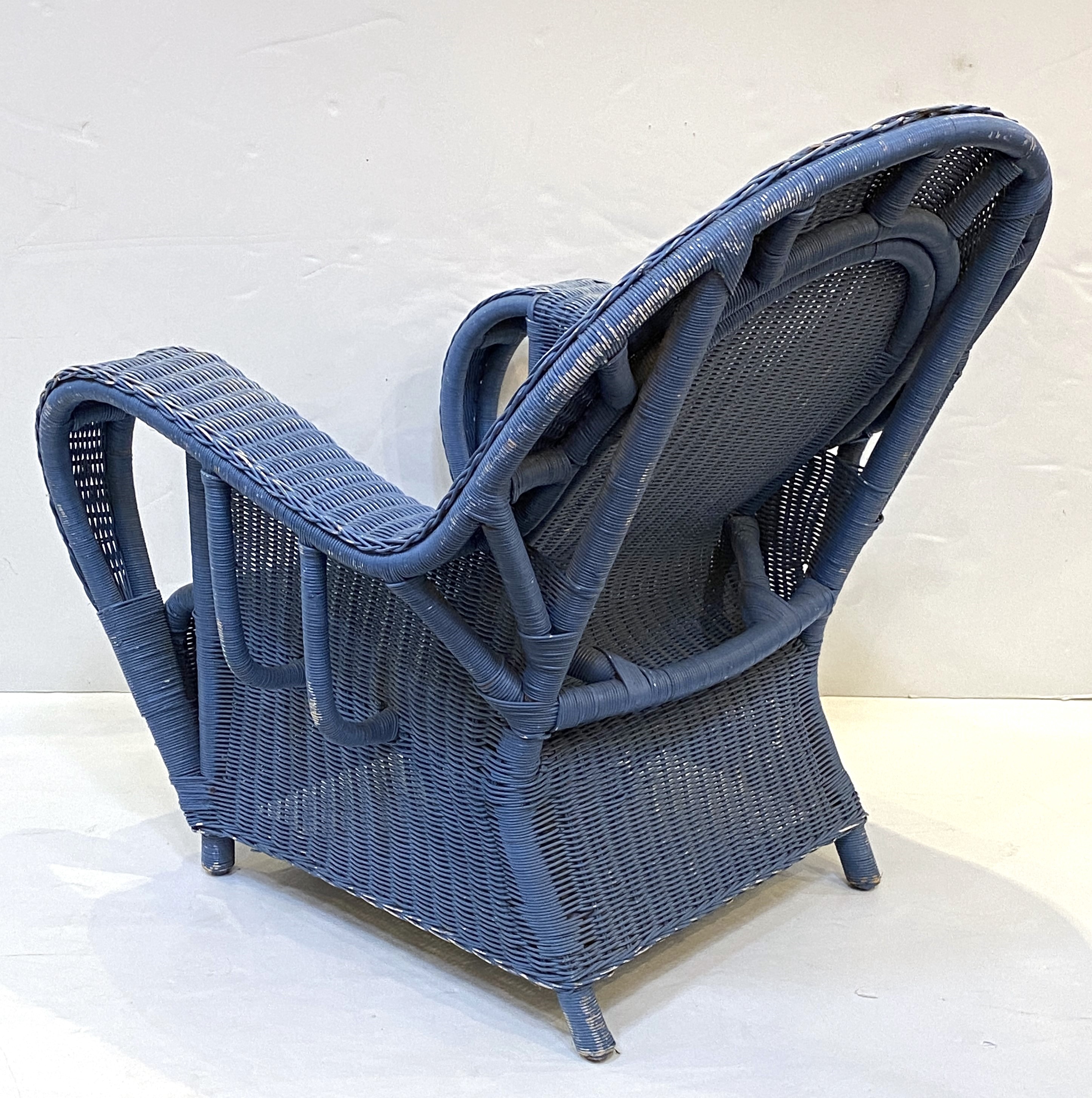 ee652_blue_chairs_10