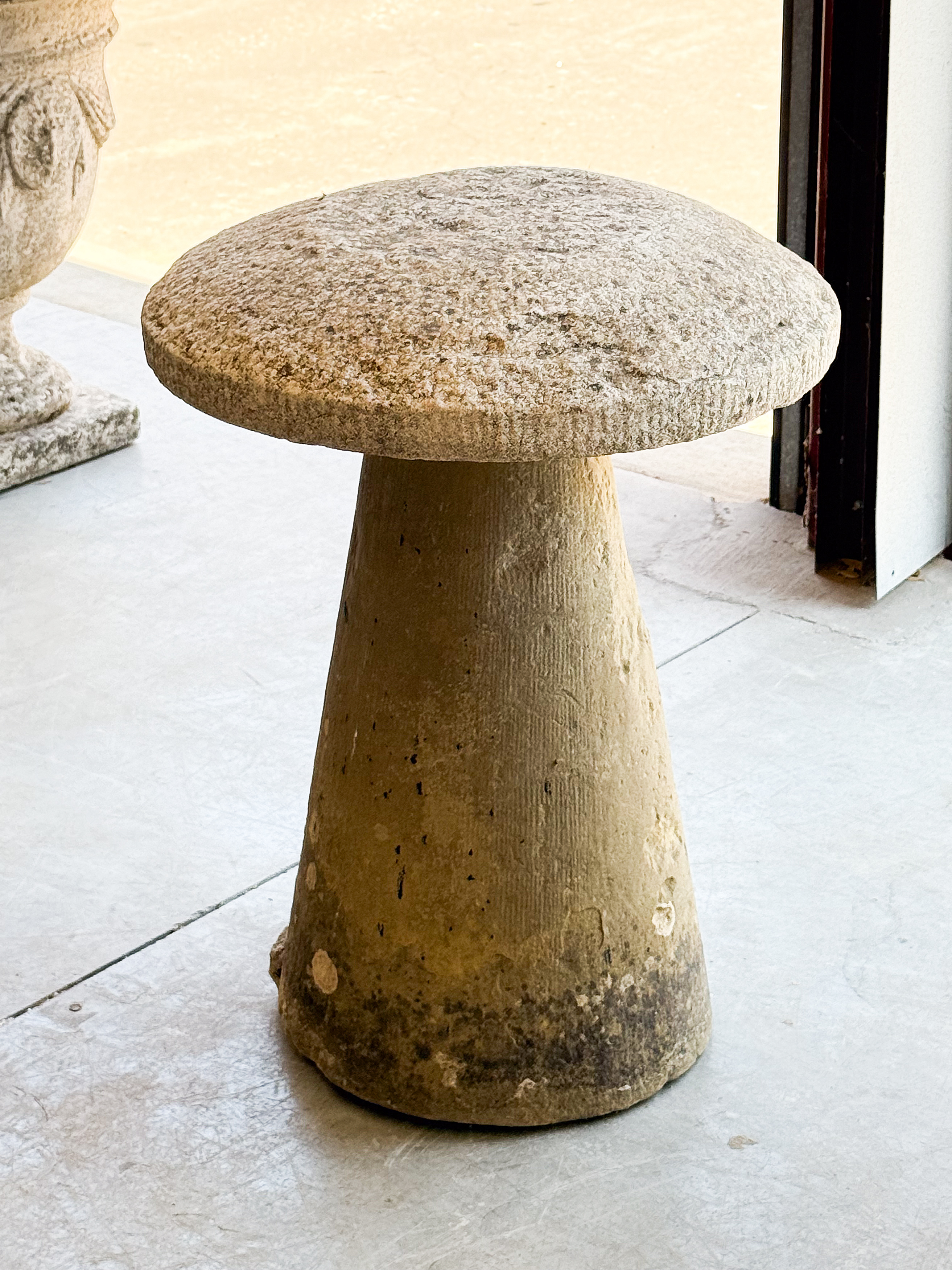 ee654_staddle_stone_008